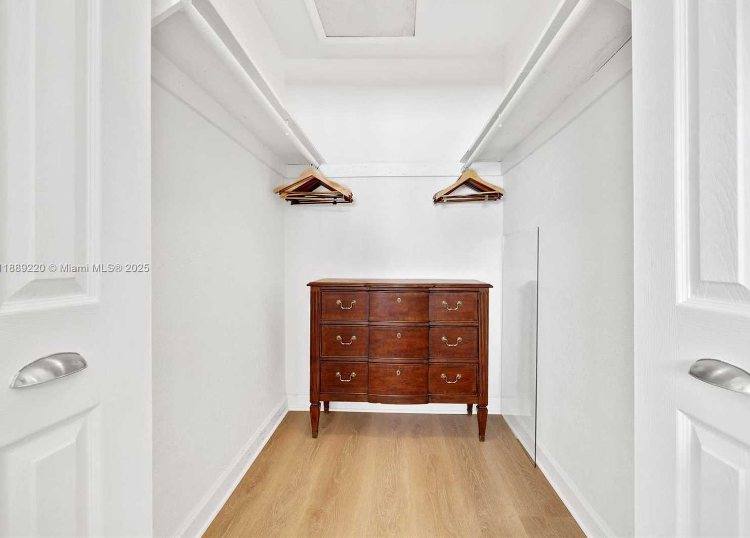 Small Image of 1601 BAY RD #8, Miami Beach Number 16