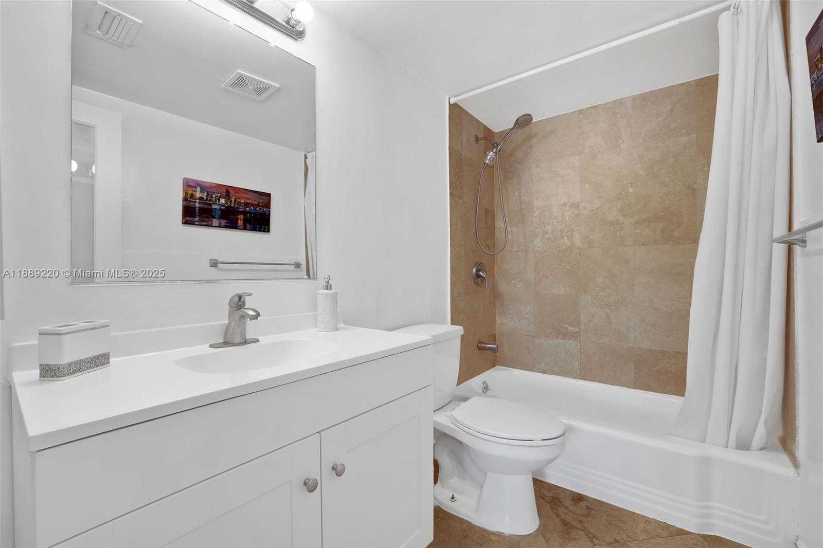 Small Image of 1601 BAY RD #8, Miami Beach Number 17
