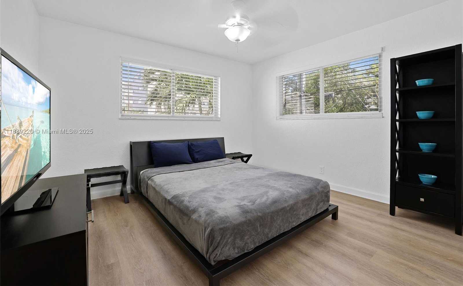 Small Image of 1601 BAY RD #8, Miami Beach Number 18
