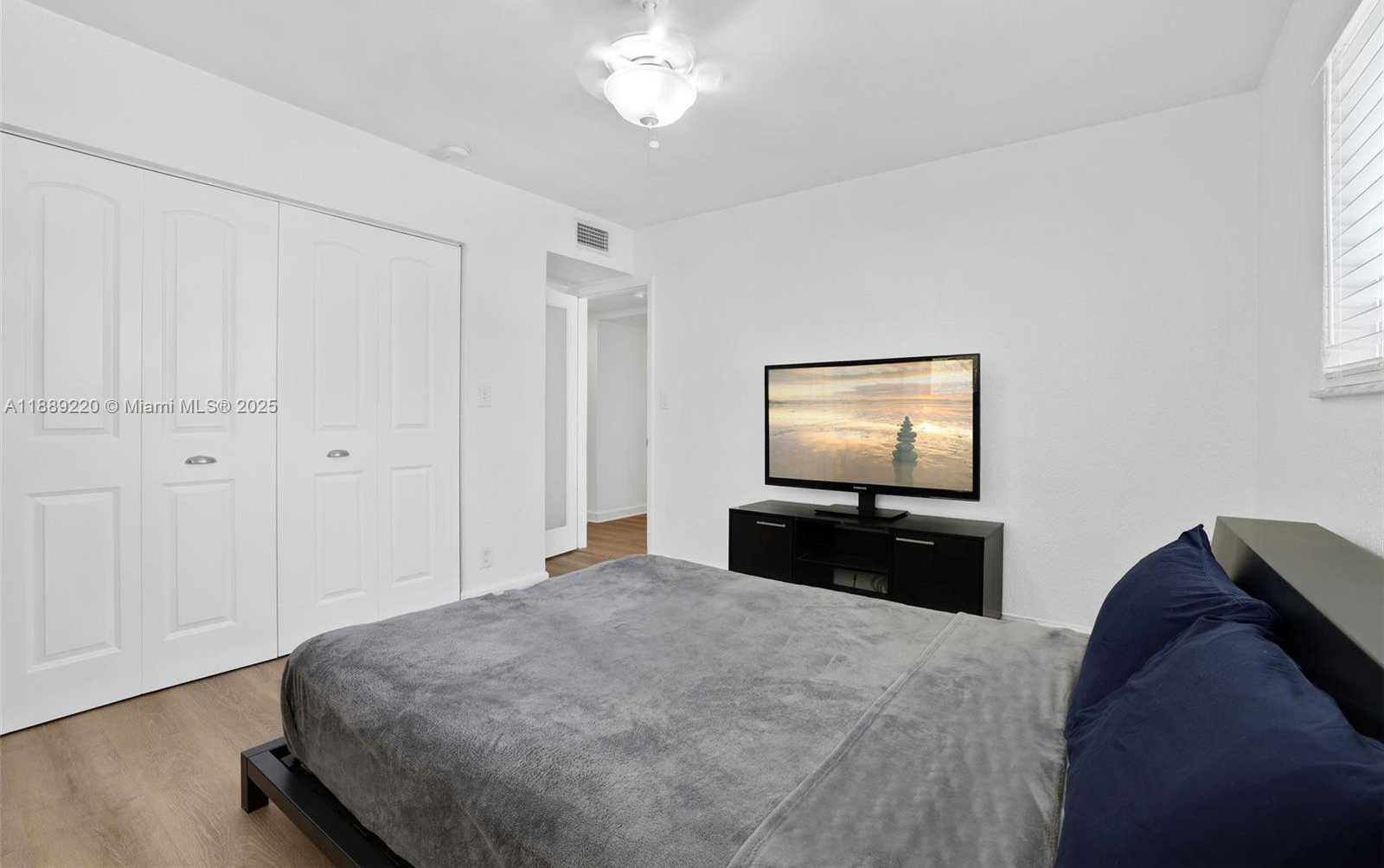Small Image of 1601 BAY RD #8, Miami Beach Number 19