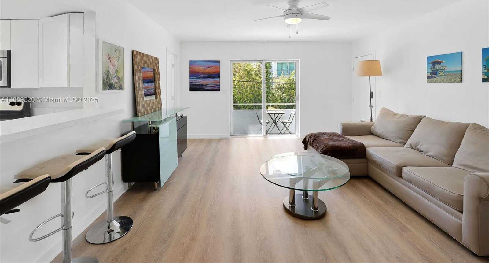 Small Image of 1601 BAY RD #8, Miami Beach Number 2