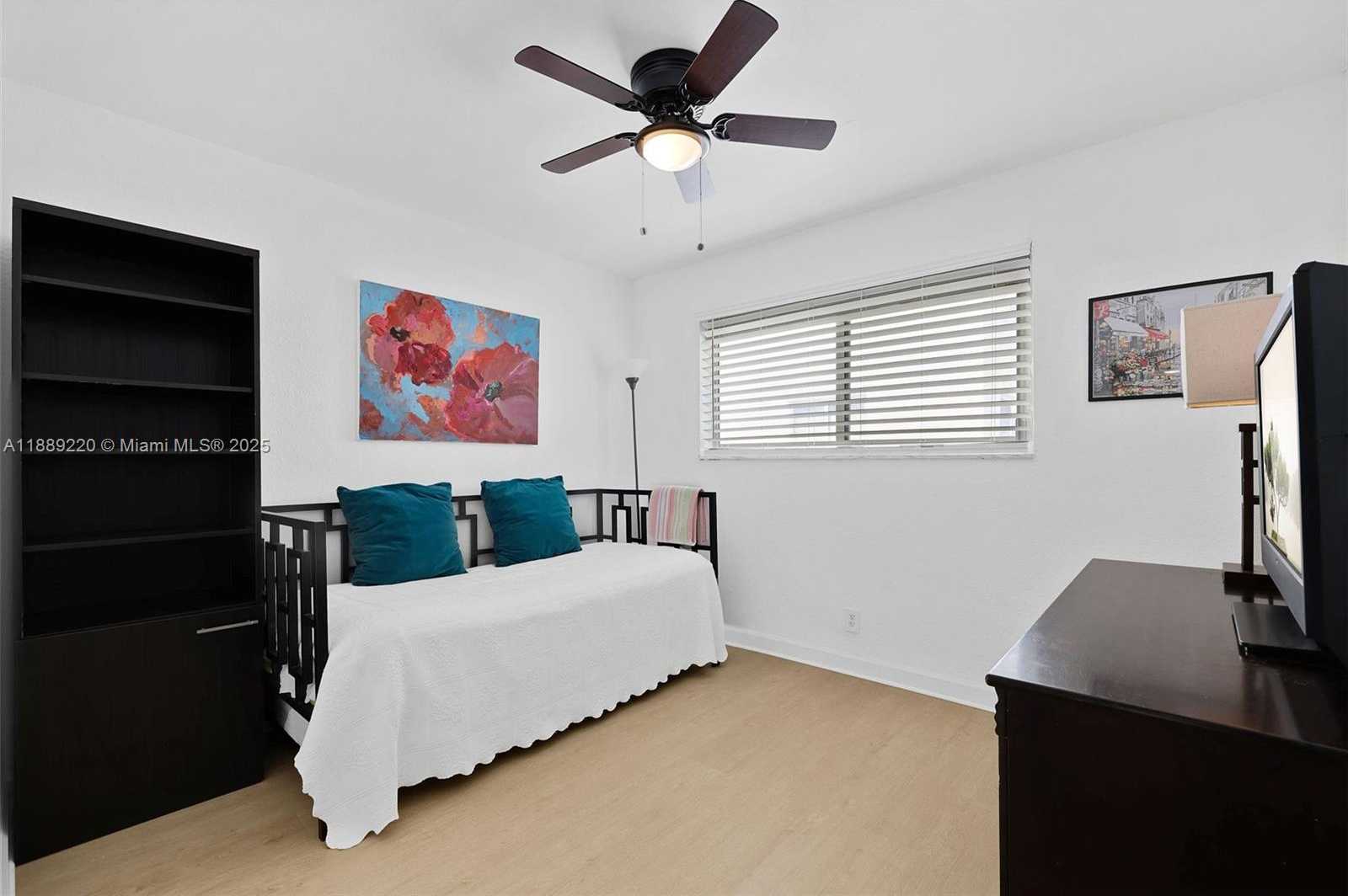 Small Image of 1601 BAY RD #8, Miami Beach Number 23