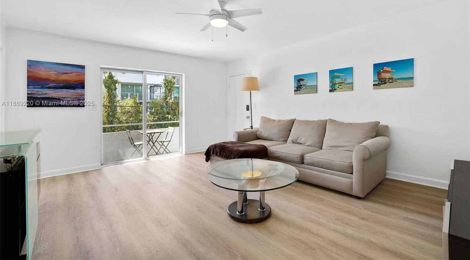 Small Image of 1601 BAY RD #8, Miami Beach Number 3