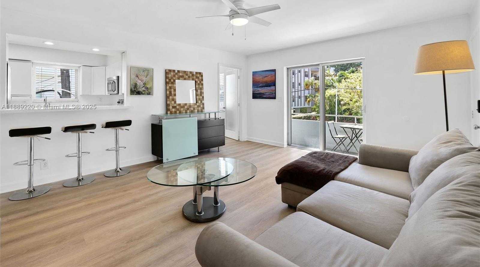 Small Image of 1601 BAY RD #8, Miami Beach Number 4