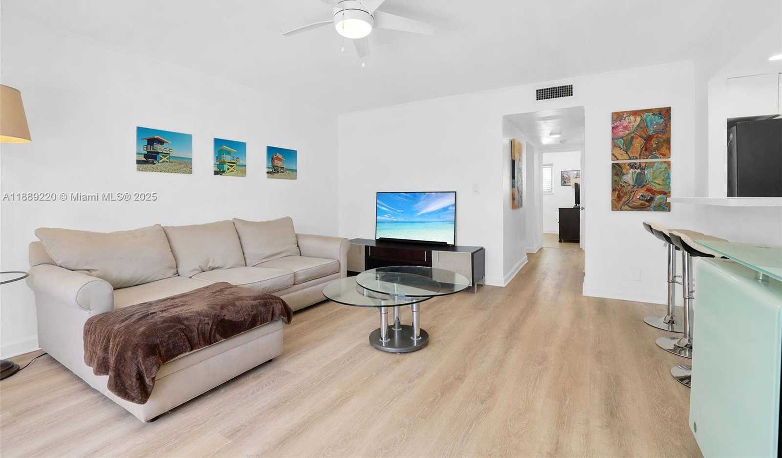 Small Image of 1601 BAY RD #8, Miami Beach Number 5