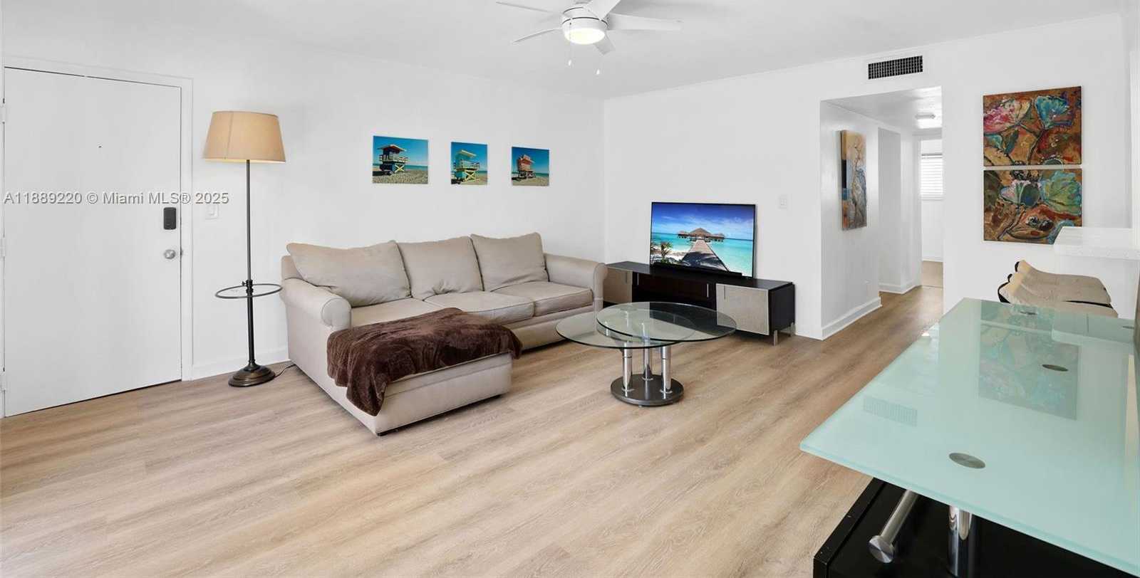 Small Image of 1601 BAY RD #8, Miami Beach Number 6