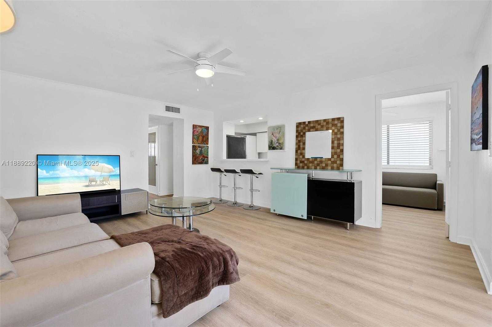 Small Image of 1601 BAY RD #8, Miami Beach Number 8