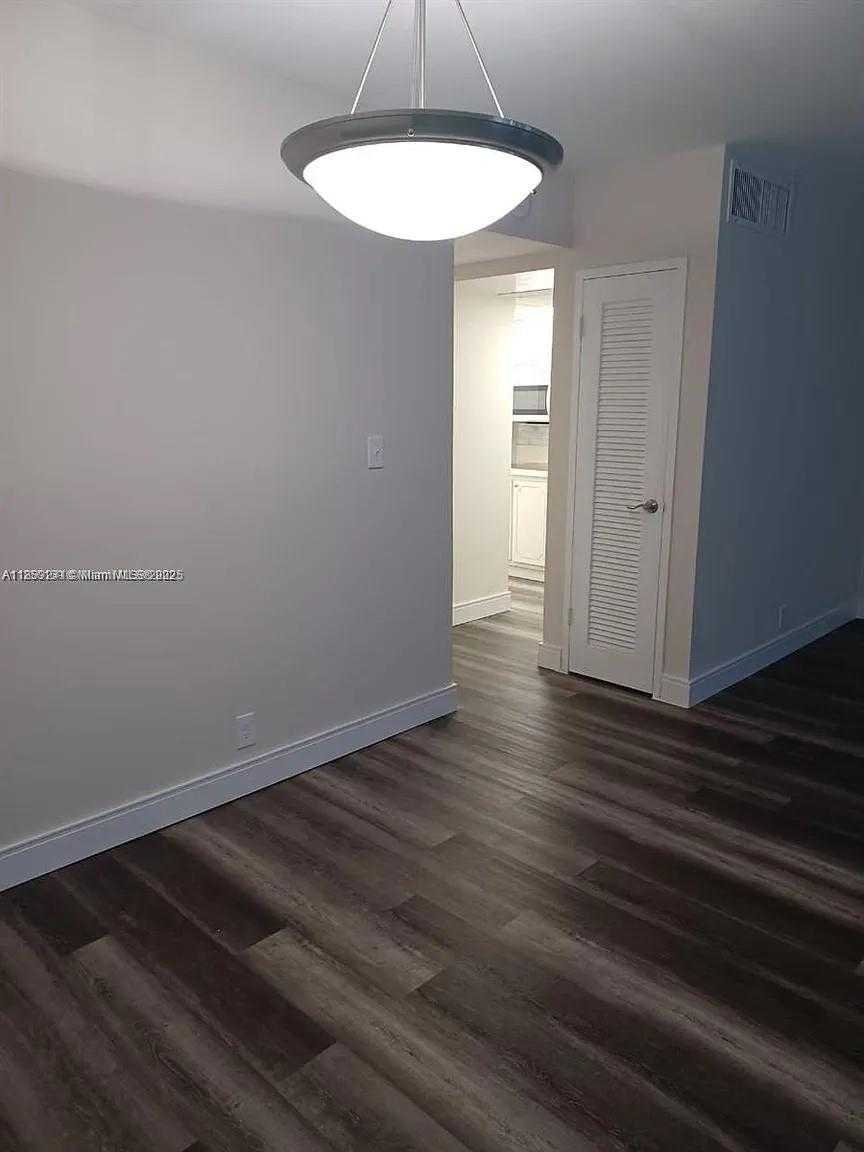 Small Image of 1000 WEST AVE #203, Miami Beach Number 11