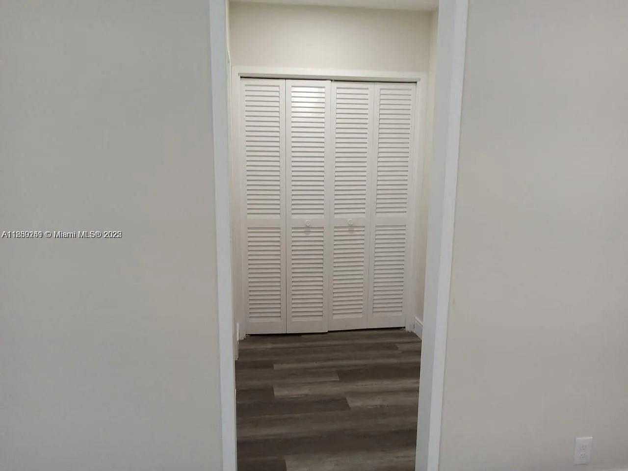 Small Image of 1000 WEST AVE #203, Miami Beach Number 3