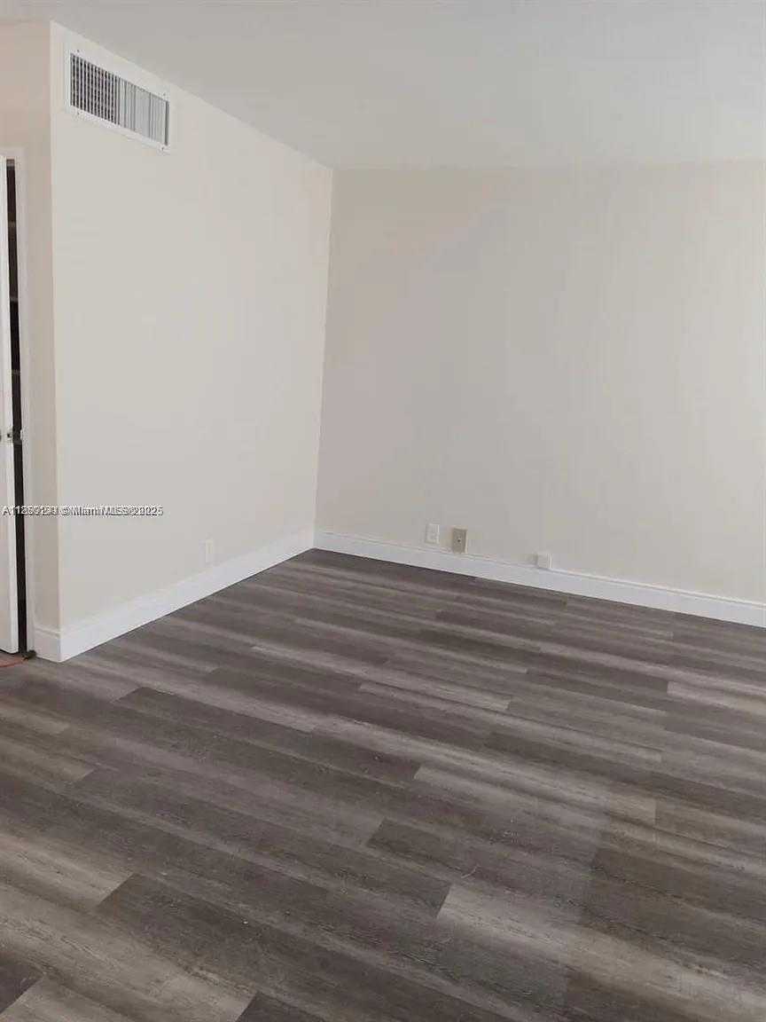 Small Image of 1000 WEST AVE #203, Miami Beach Number 7