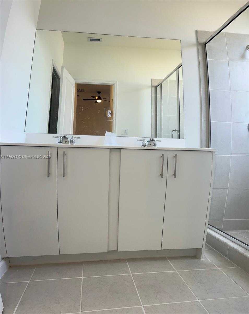 Small Image of 2651 SOUTH EAST 24TH DR, Homestead Number 19