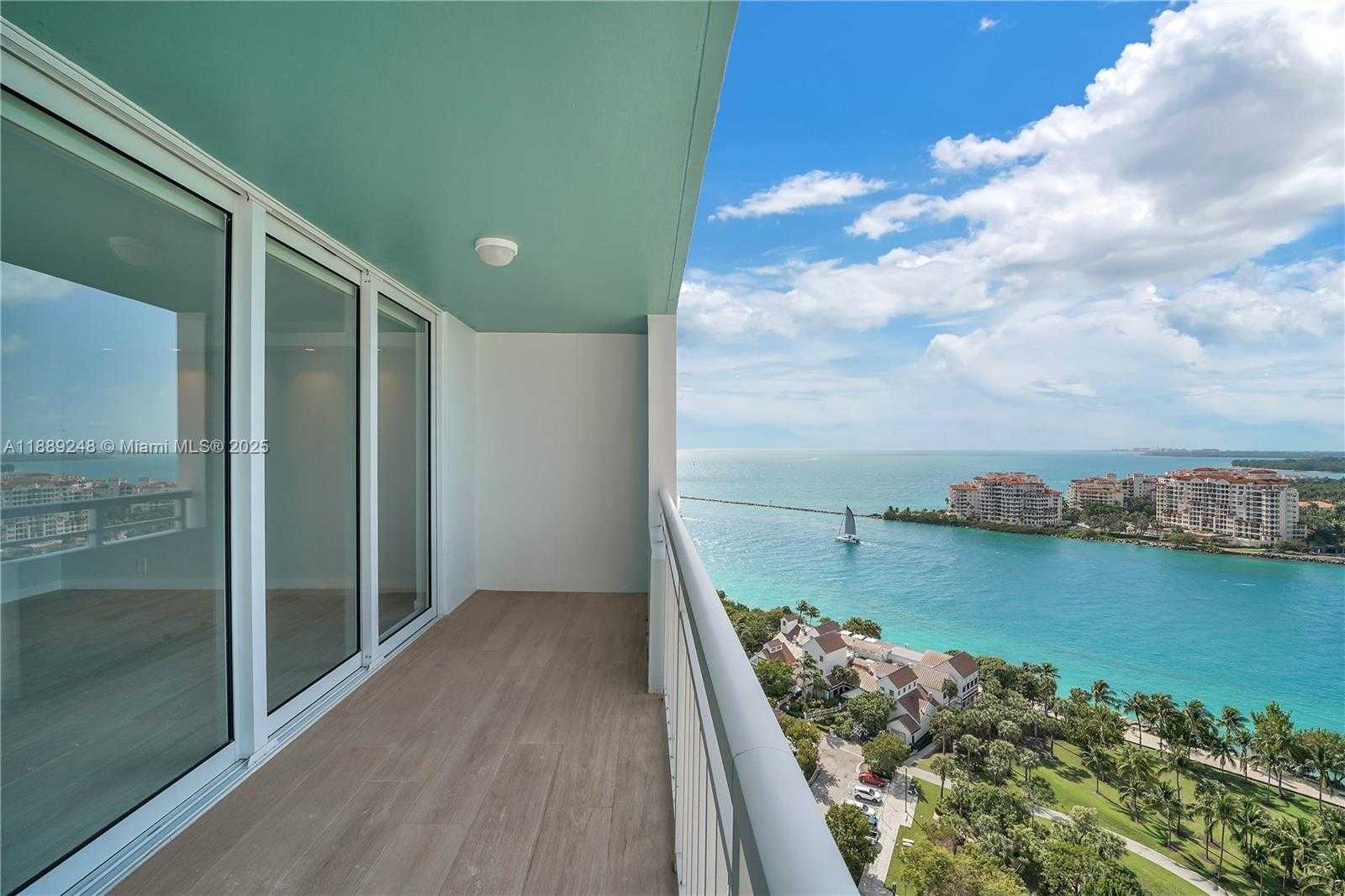 Small Image of 400 SOUTH POINTE DR #2305, Miami Beach Number 16