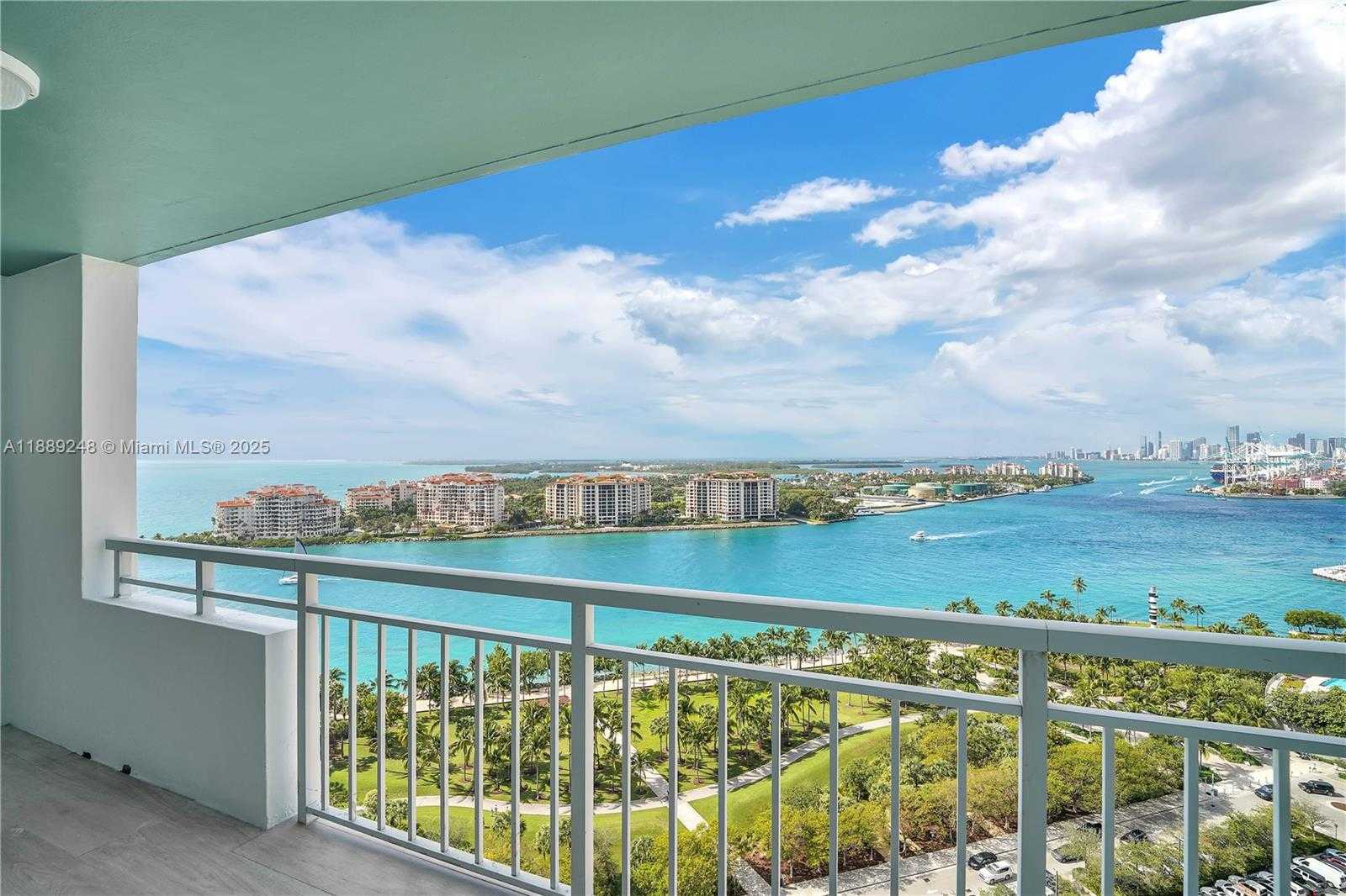 Small Image of 400 SOUTH POINTE DR #2305, Miami Beach Number 17