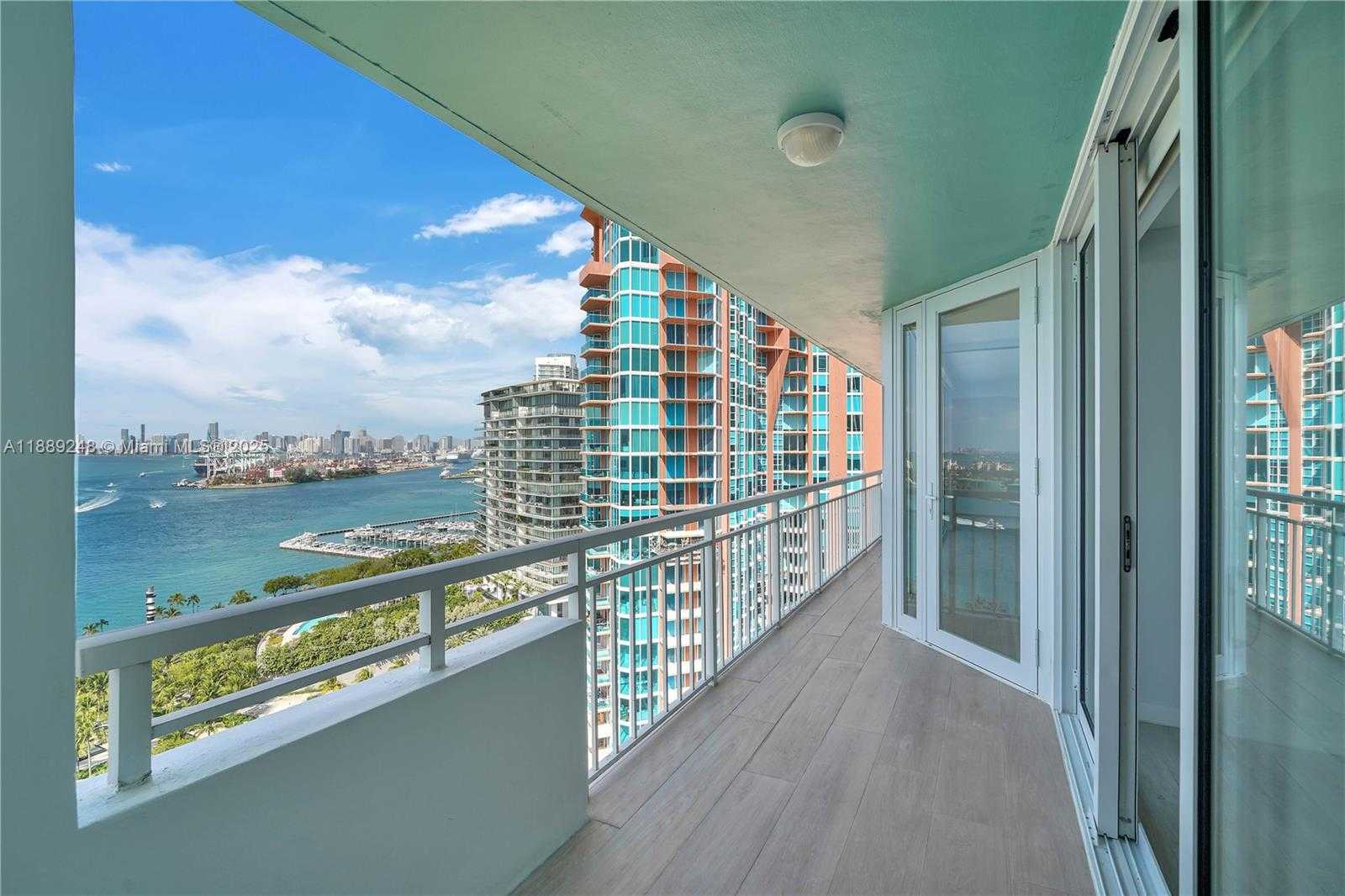 Small Image of 400 SOUTH POINTE DR #2305, Miami Beach Number 20
