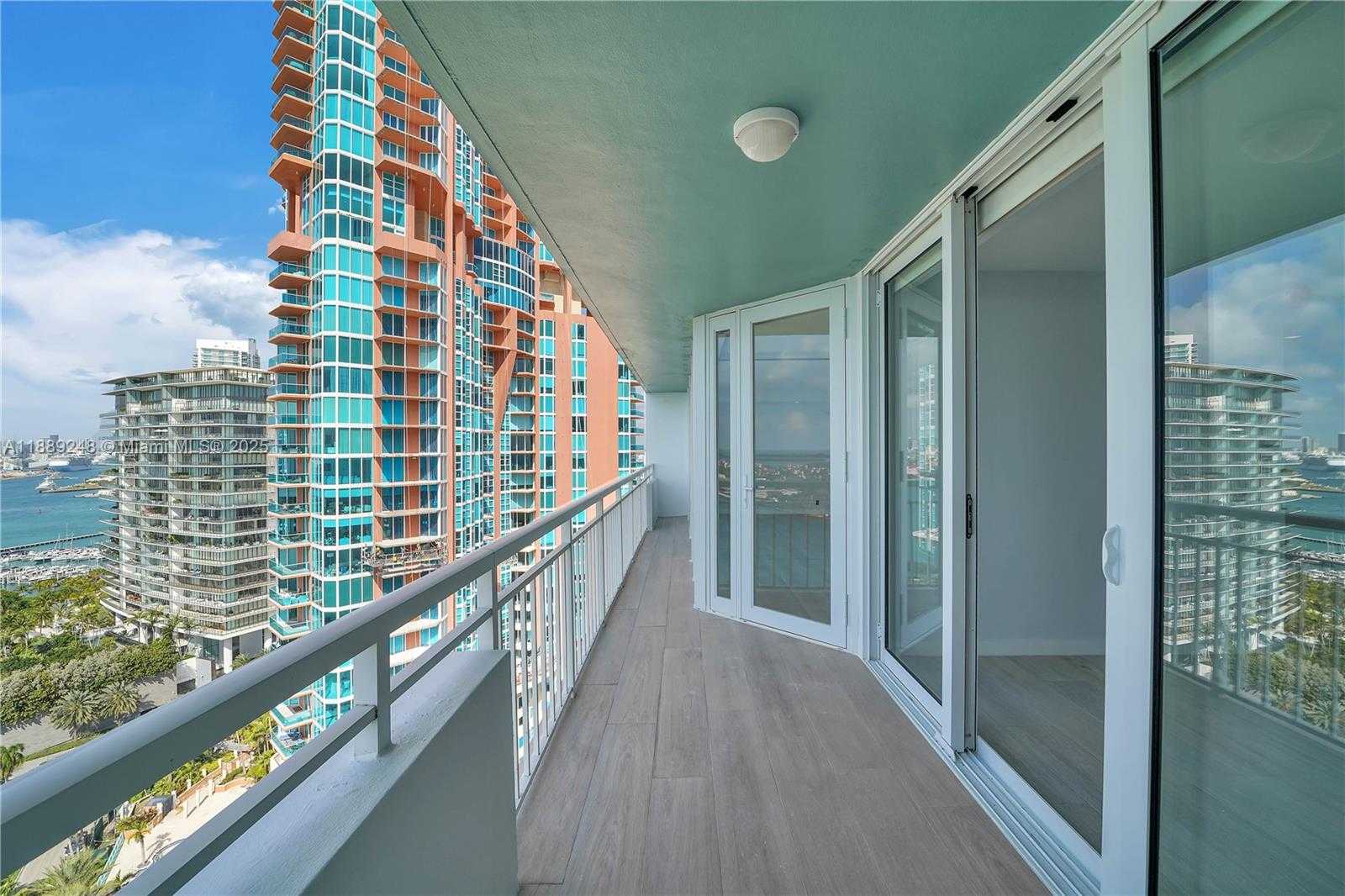 Small Image of 400 SOUTH POINTE DR #2305, Miami Beach Number 21