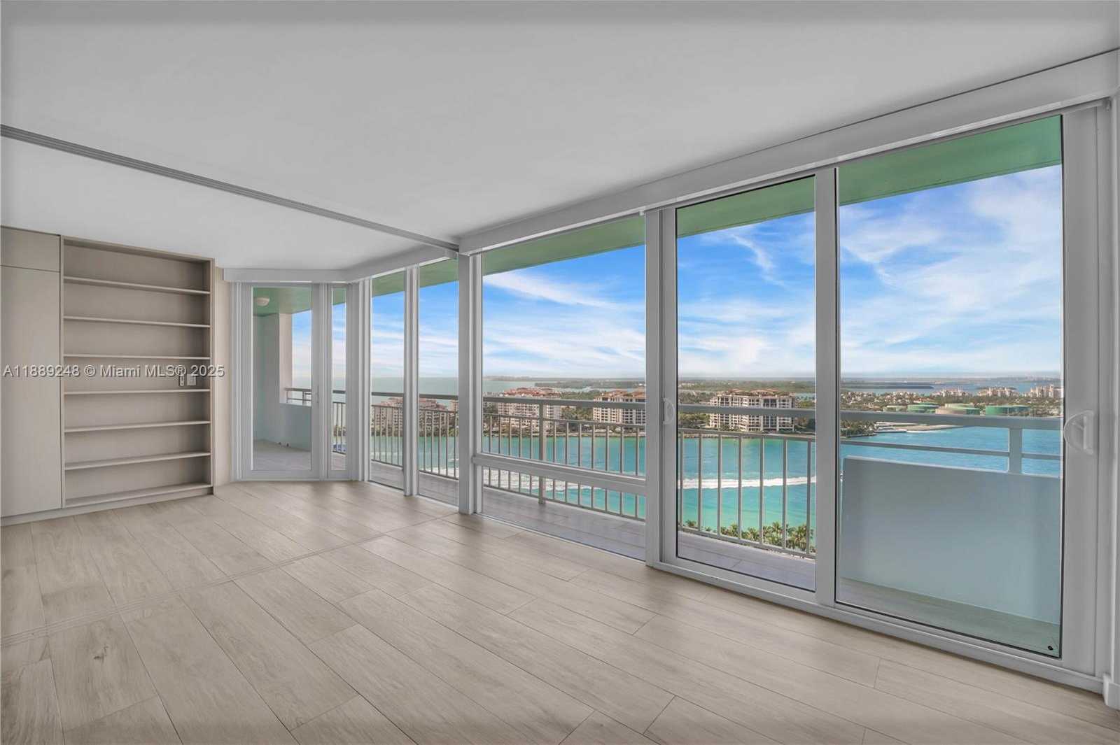 Small Image of 400 SOUTH POINTE DR #2305, Miami Beach Number 6