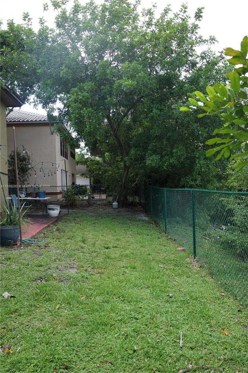 Small Image of 11 SOUTH WEST 94TH TER #2, Plantation Number 23
