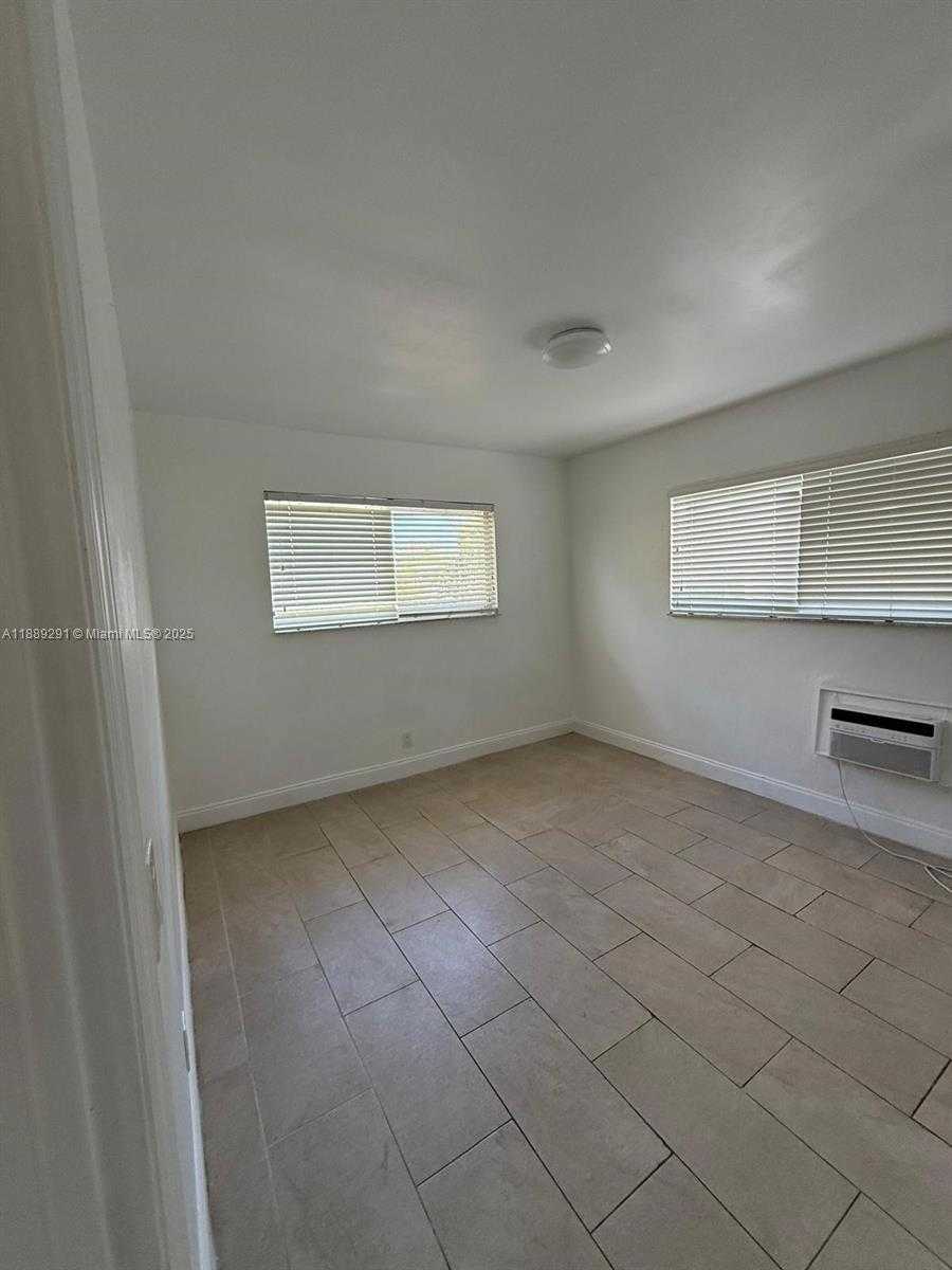 Small Image of 7155 RUE NOTRE DAME #6, Miami Beach Number 6
