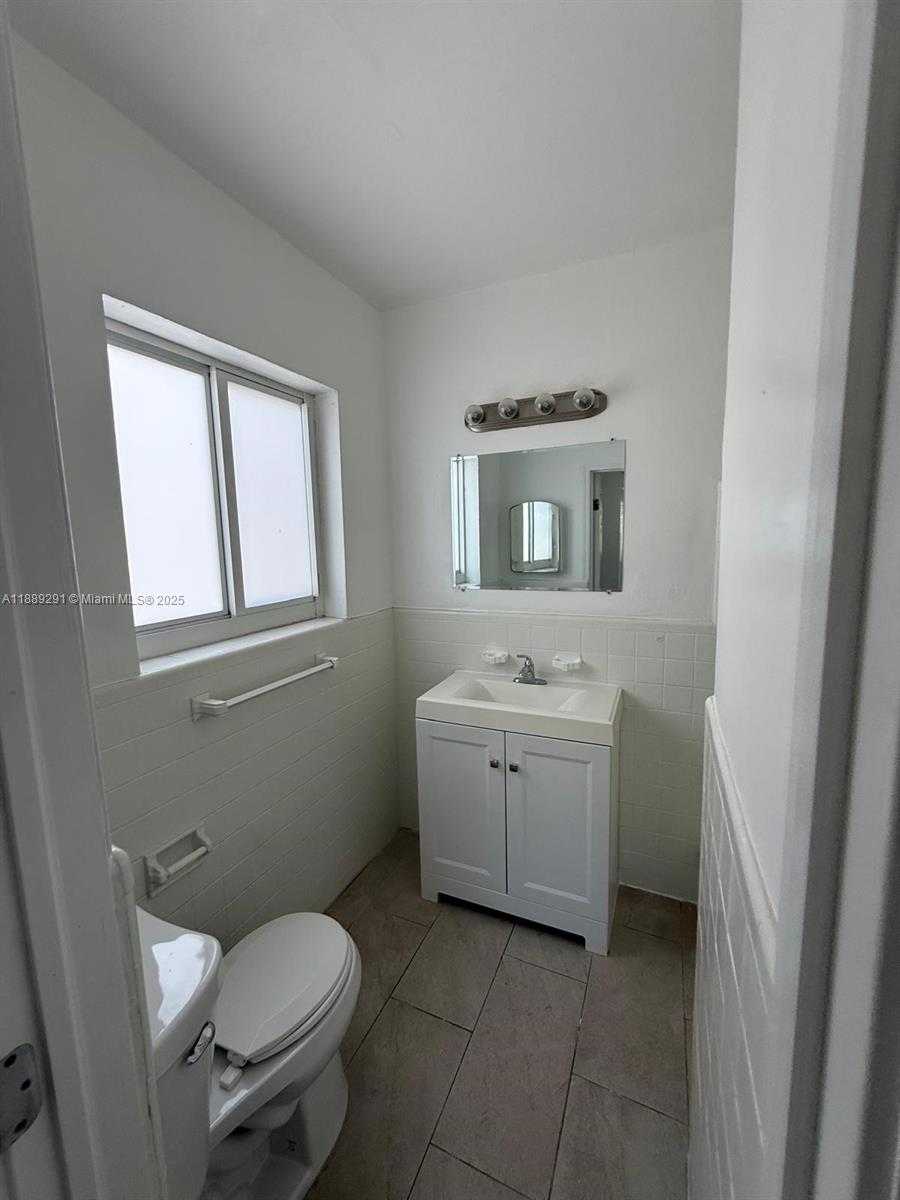 Small Image of 7155 RUE NOTRE DAME #6, Miami Beach Number 8