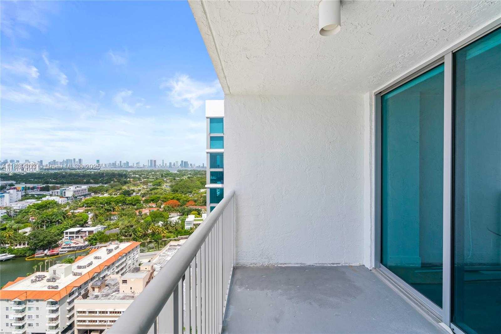 Small Image of 2655 COLLINS AVE #2408, Miami Beach Number 8