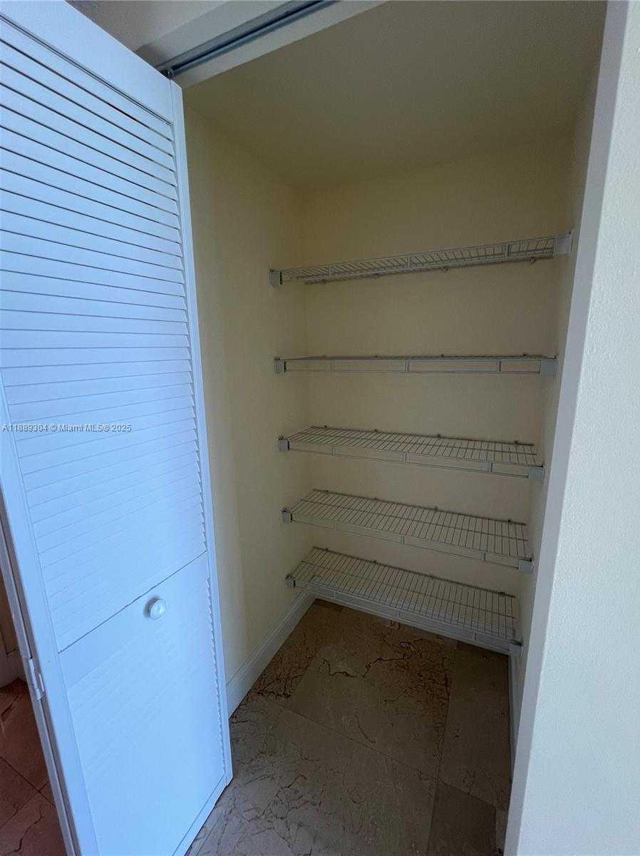 Small Image of 1800 NORTH BAYSHORE DR #2802, Miami Number 10