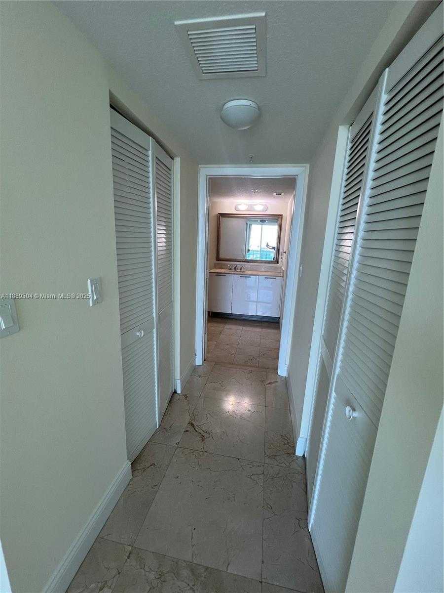 Small Image of 1800 NORTH BAYSHORE DR #2802, Miami Number 11