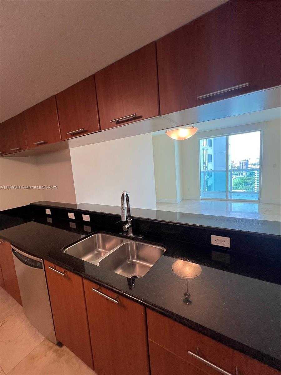 Small Image of 1800 NORTH BAYSHORE DR #2802, Miami Number 5