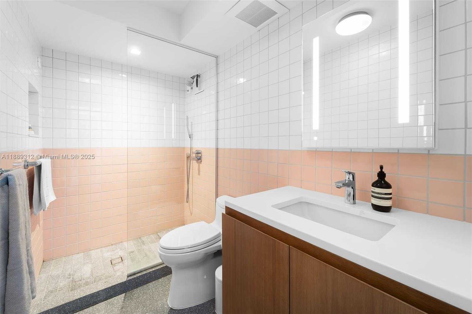 Small Image of 5 ISLAND AVE #5D, Miami Beach Number 11