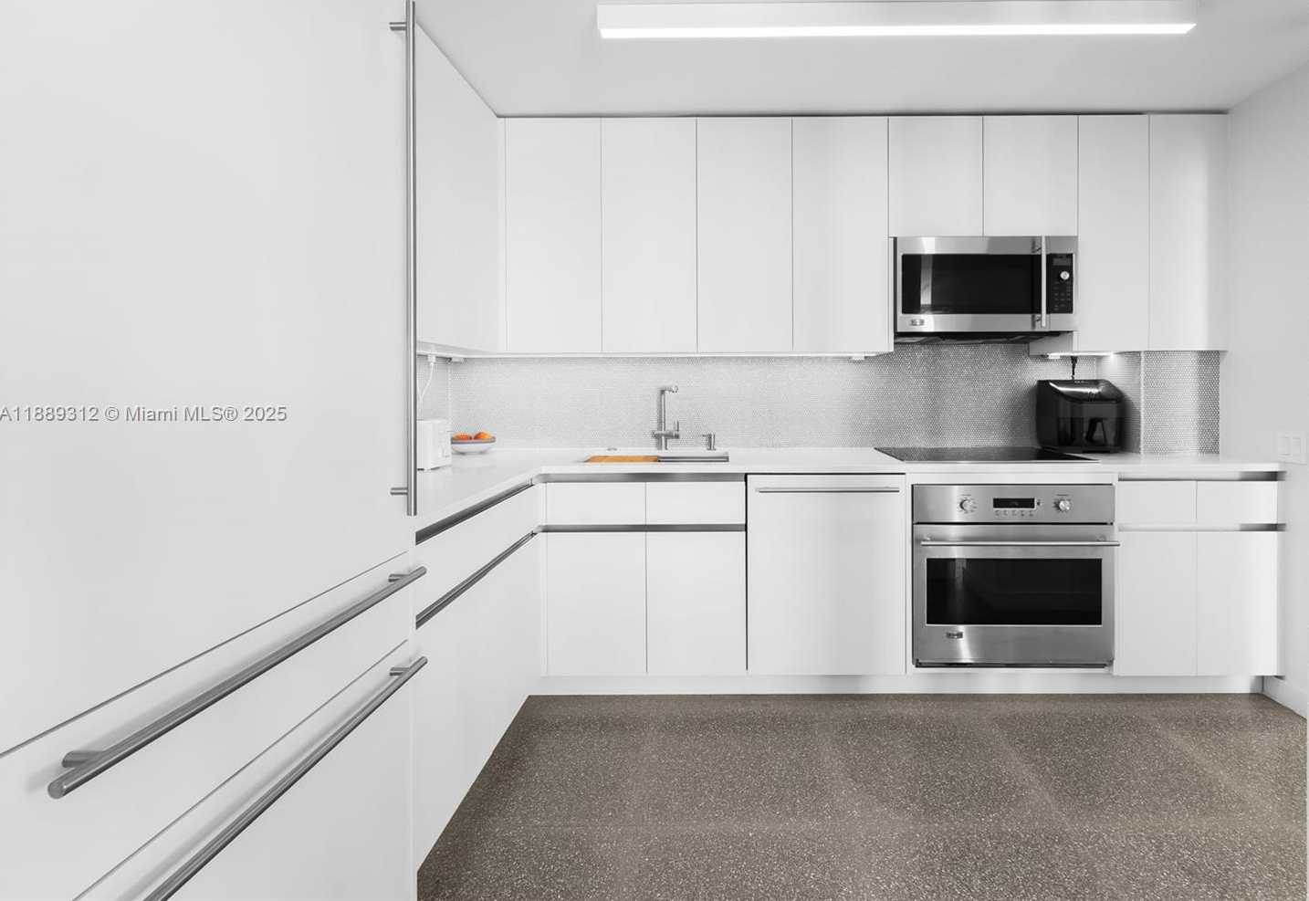 Small Image of 5 ISLAND AVE #5D, Miami Beach Number 2