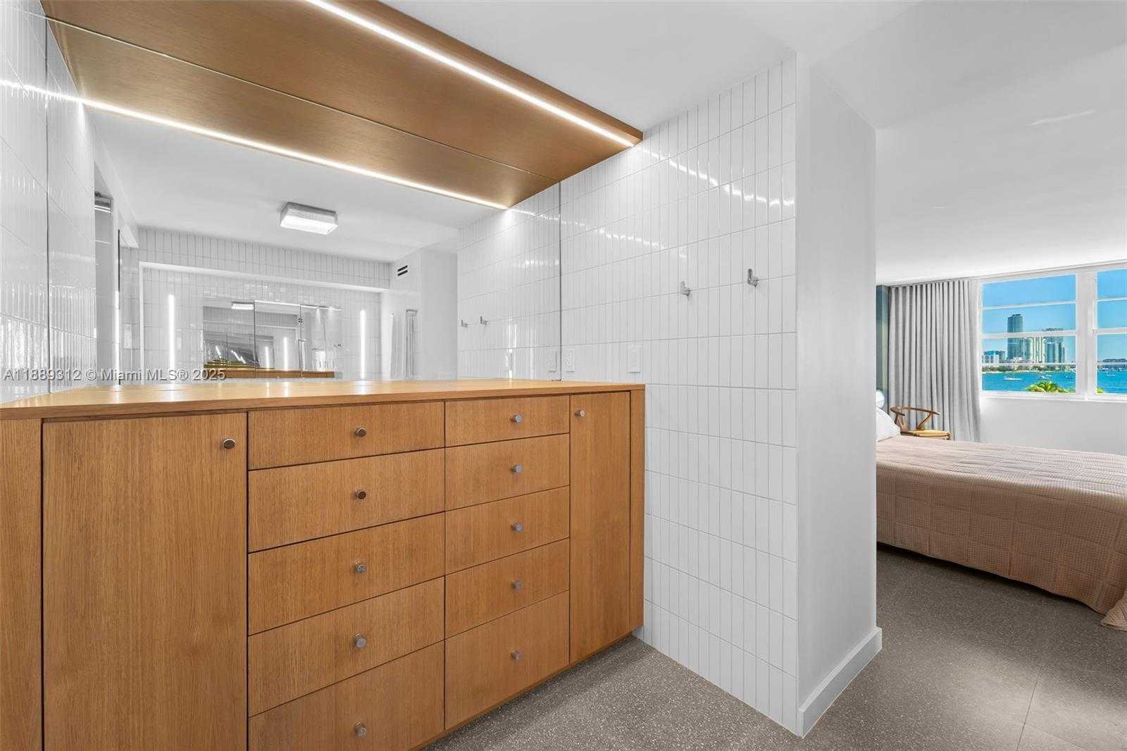 Small Image of 5 ISLAND AVE #5D, Miami Beach Number 8