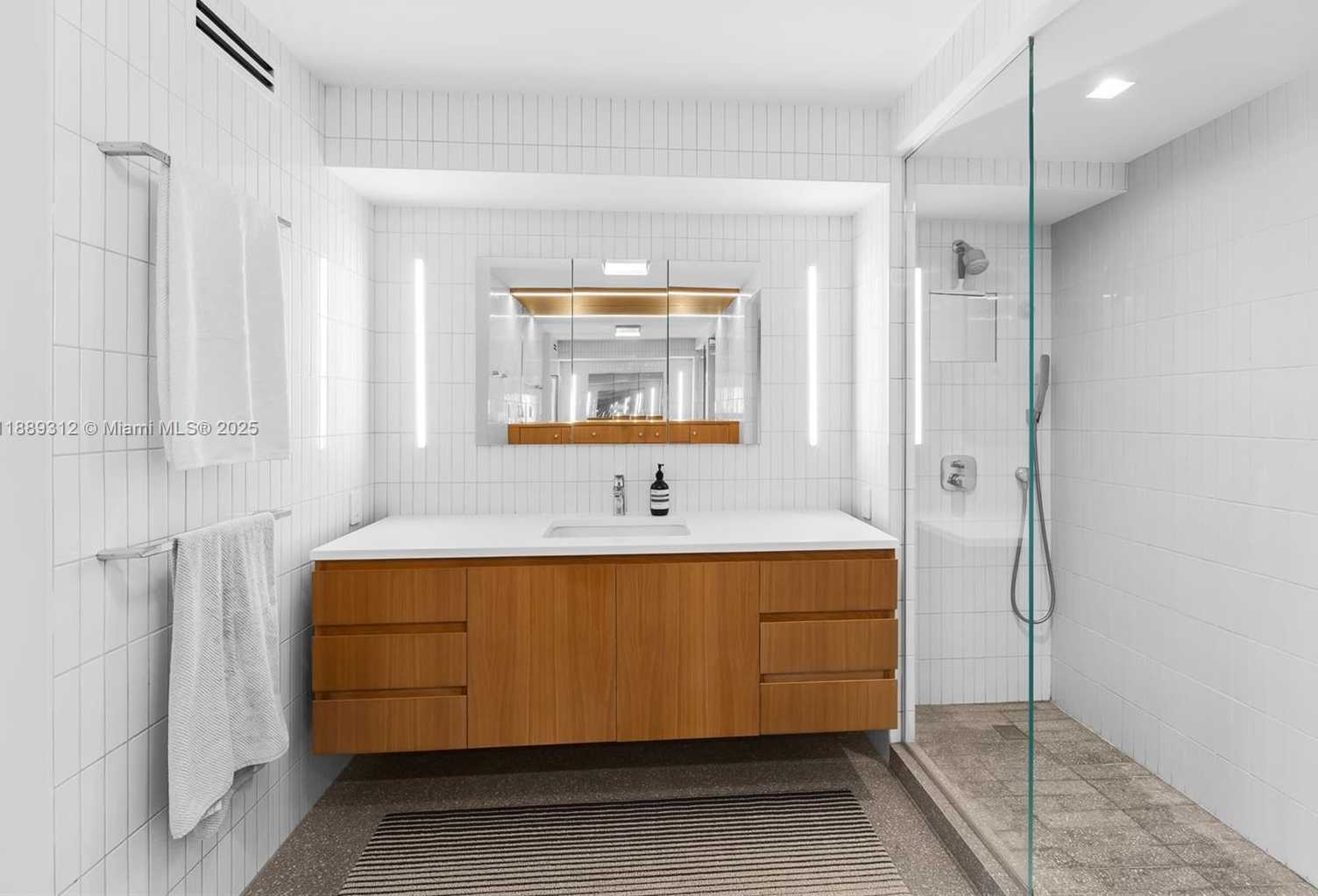 Small Image of 5 ISLAND AVE #5D, Miami Beach Number 9
