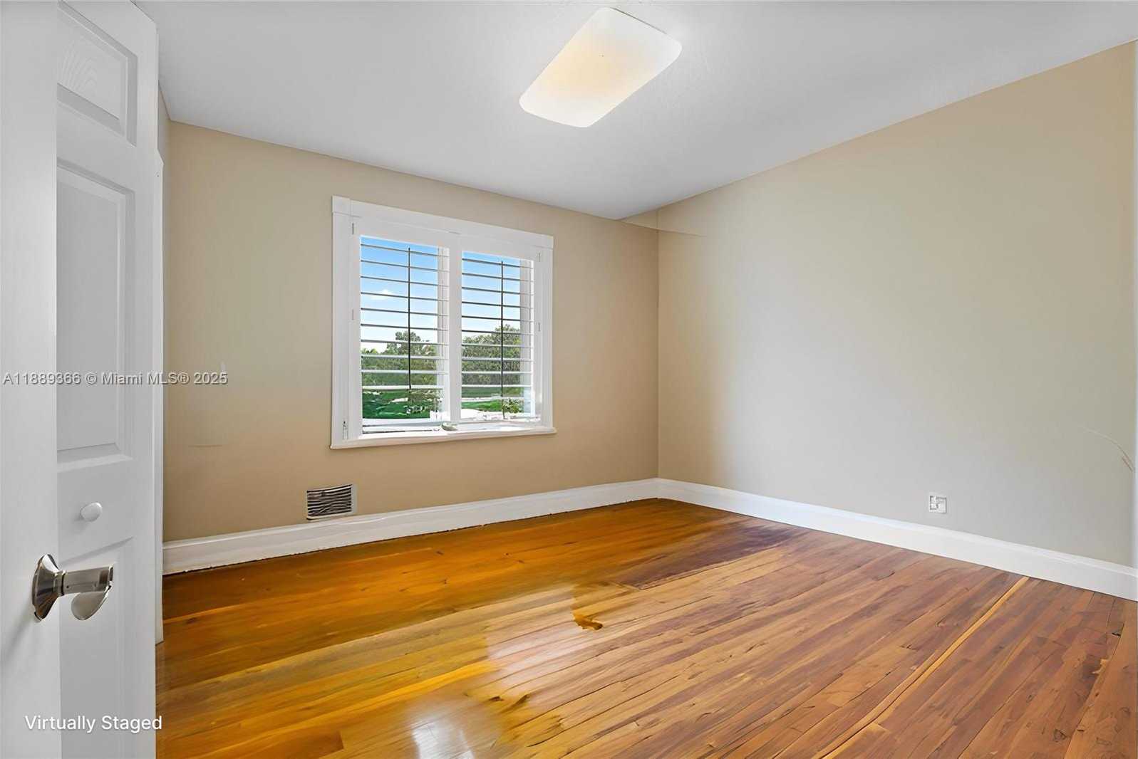 Small Image of 10201 NORTH WEST 57TH TER, Doral Number 15