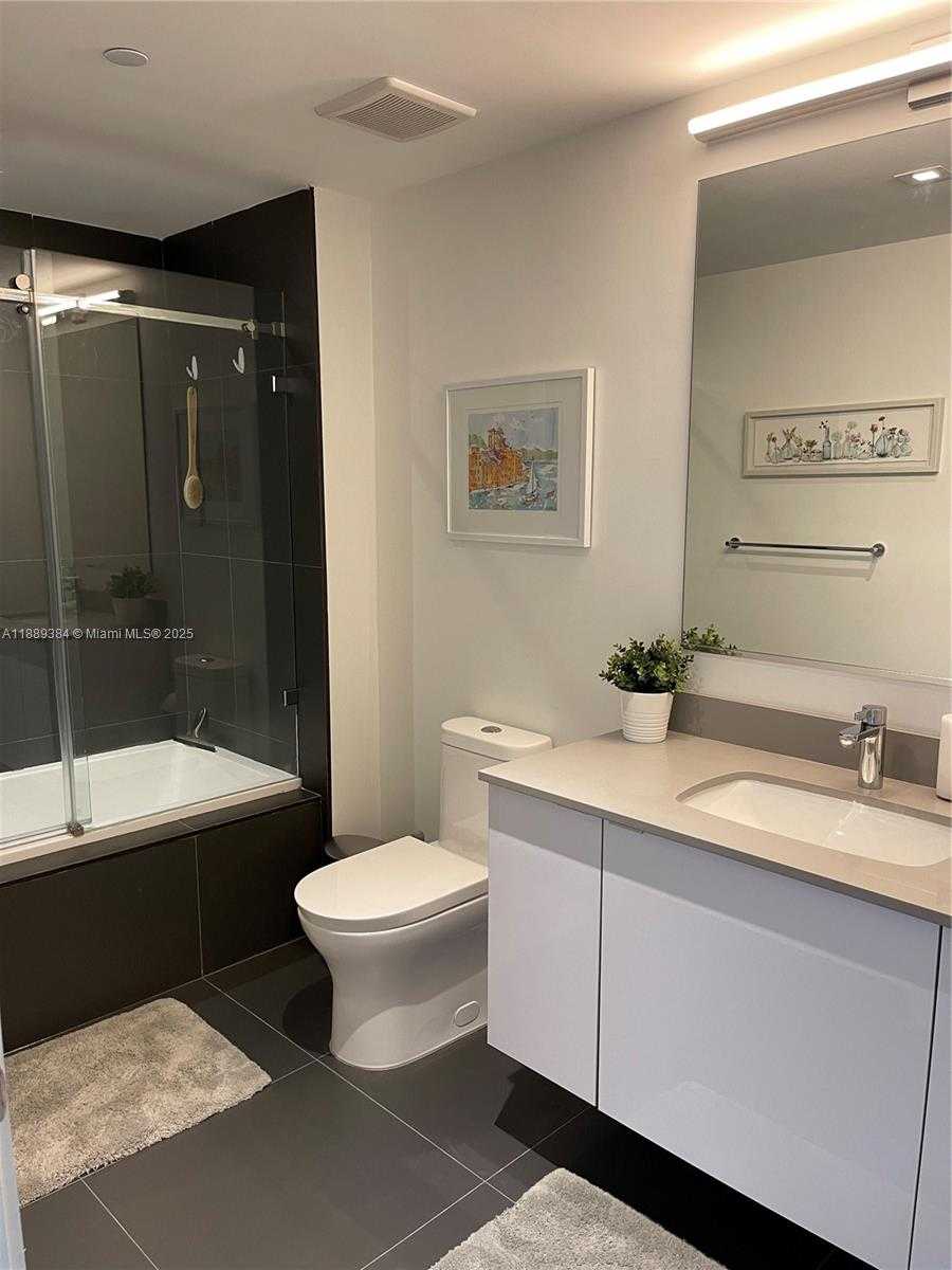 Small Image of 1600 NORTH EAST 1ST #2109, Miami Number 12