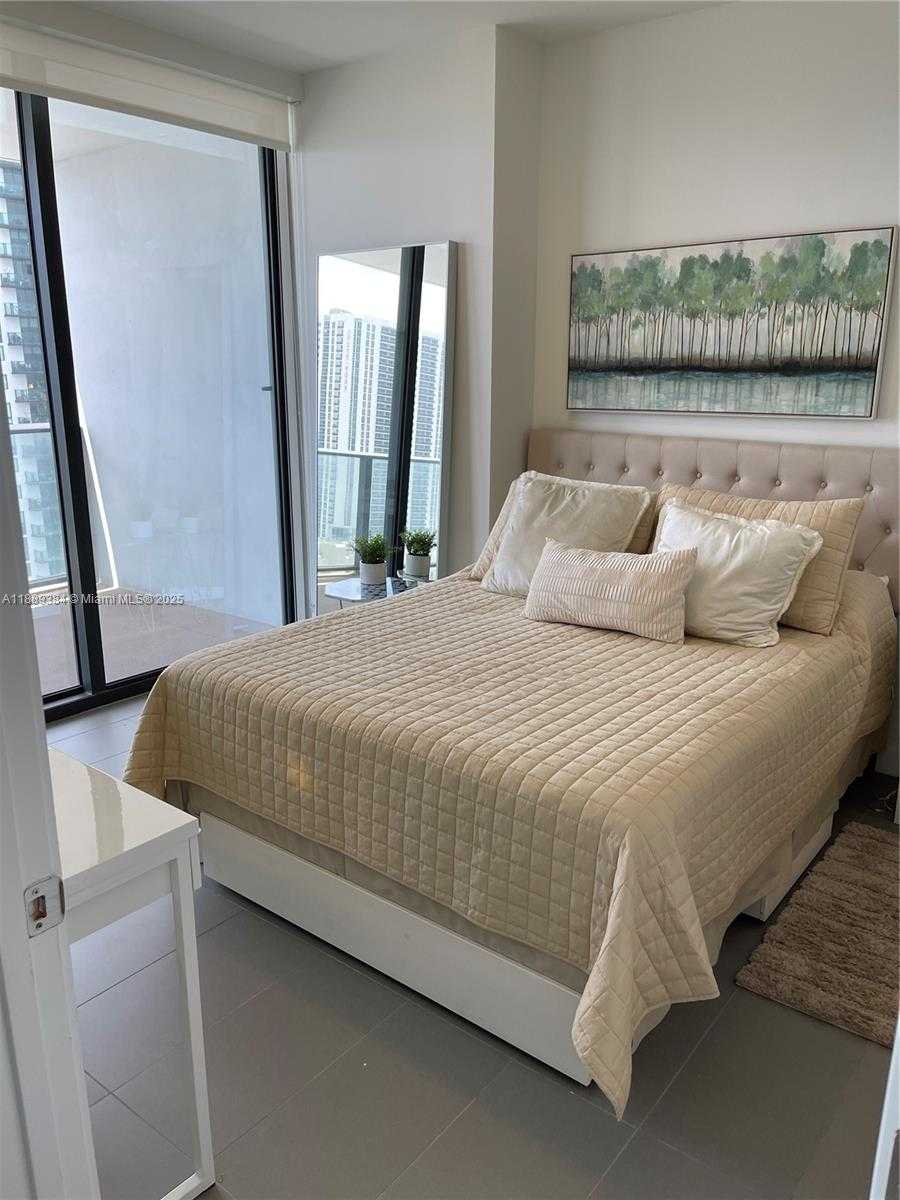 Small Image of 1600 NORTH EAST 1ST #2109, Miami Number 6