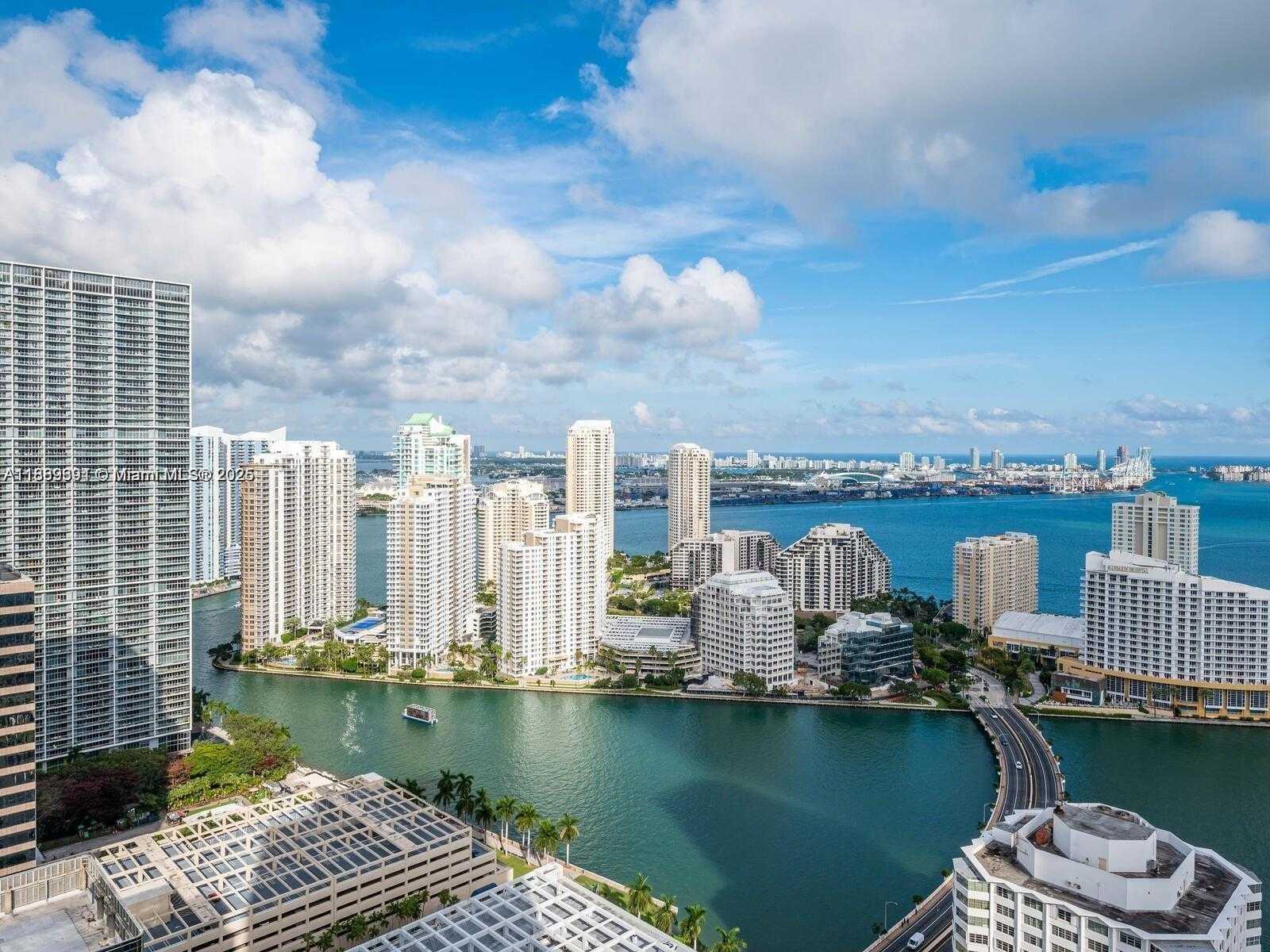 Small Image of 950 BRICKELL BAY DR #5209, Miami Number 16
