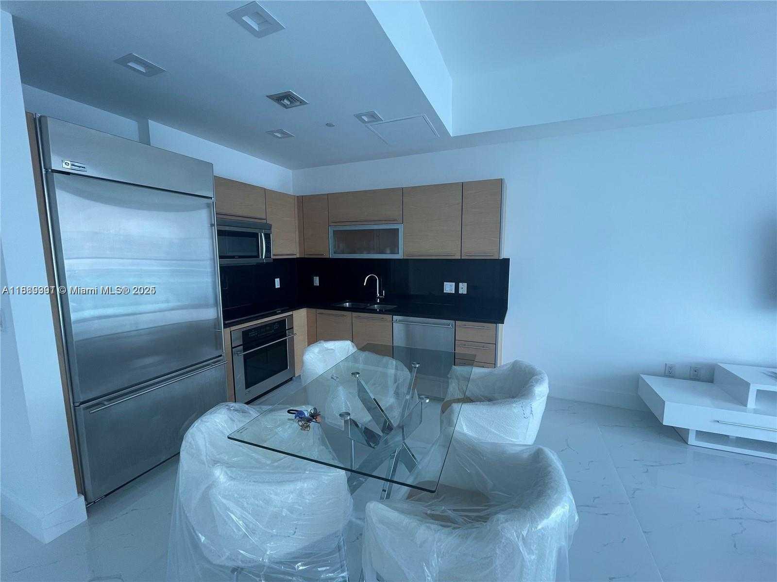 Small Image of 950 BRICKELL BAY DR #5209, Miami Number 8