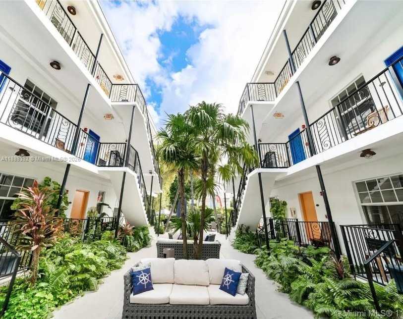 Small Image of 1330 PENNSYLVANIA AVE #206, Miami Beach Number 2