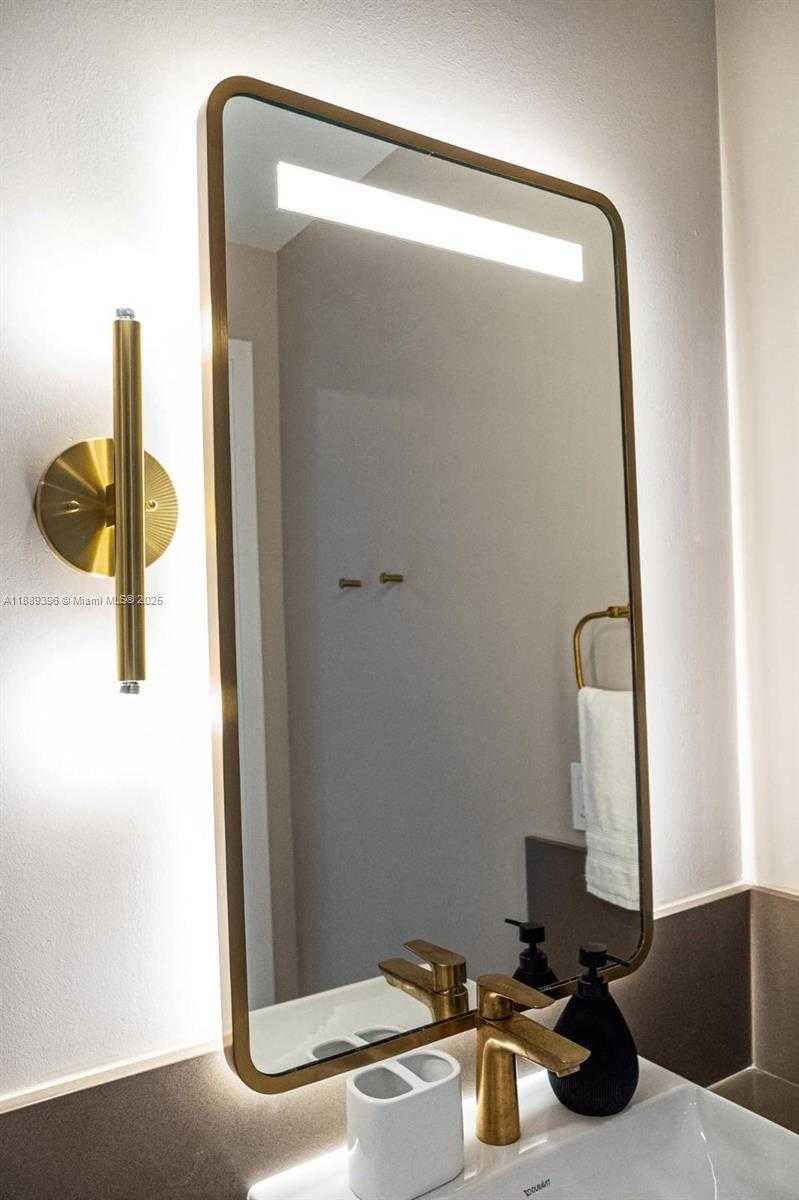 Small Image of 159 NORTH EAST 6TH ST #5101, Miami Number 46