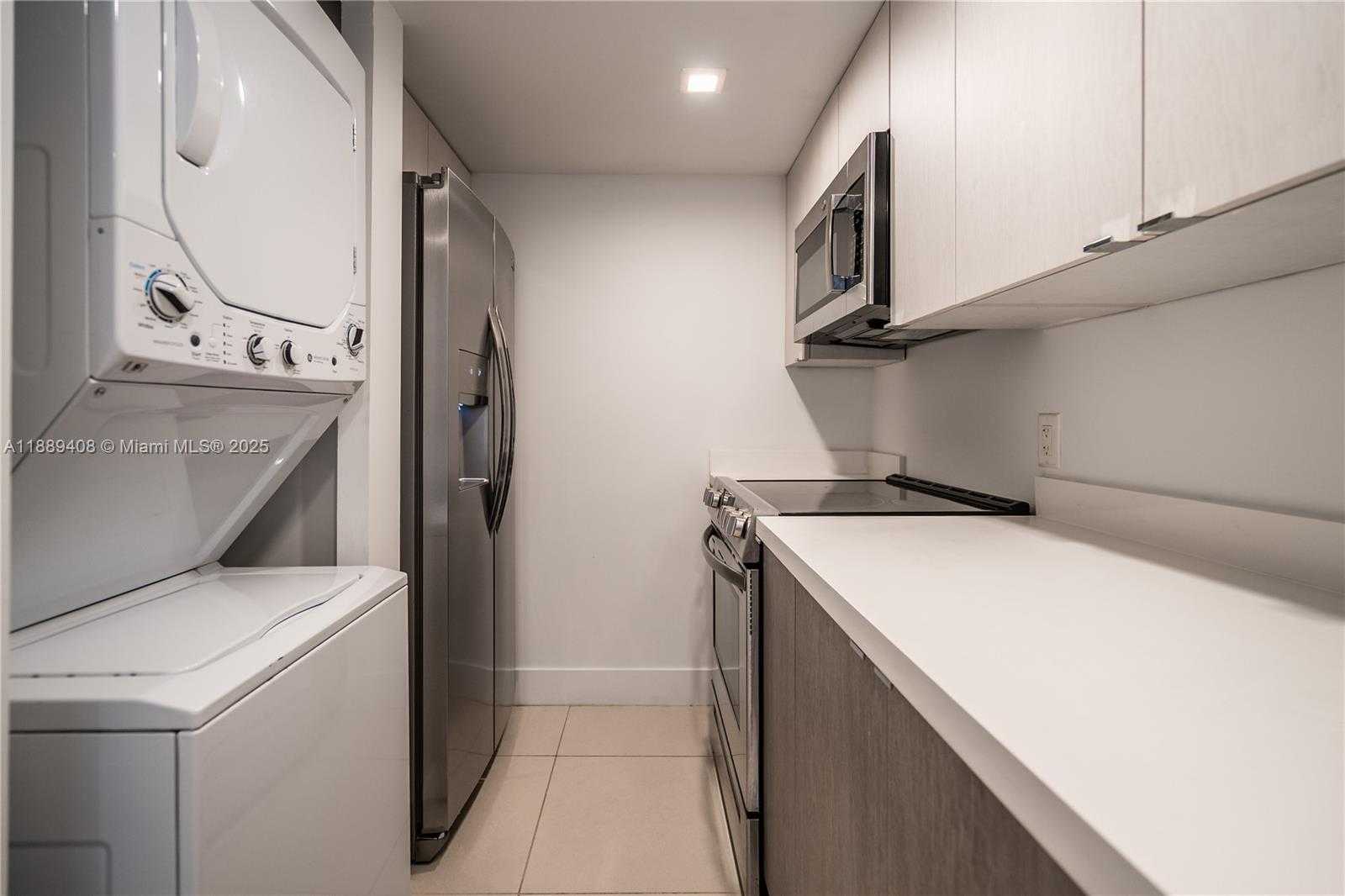 Small Image of 1971 BAY DR #112, Miami Beach Number 8