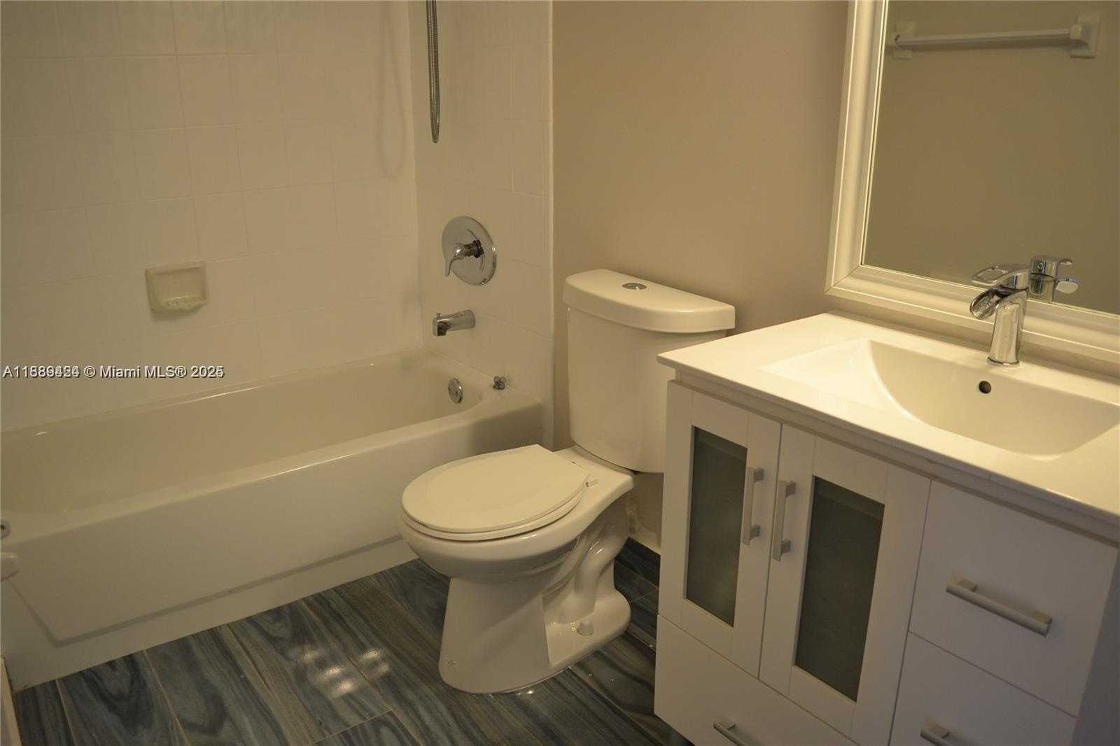 Small Image of 80 SOUTH SHORE DR #405, Miami Beach Number 13