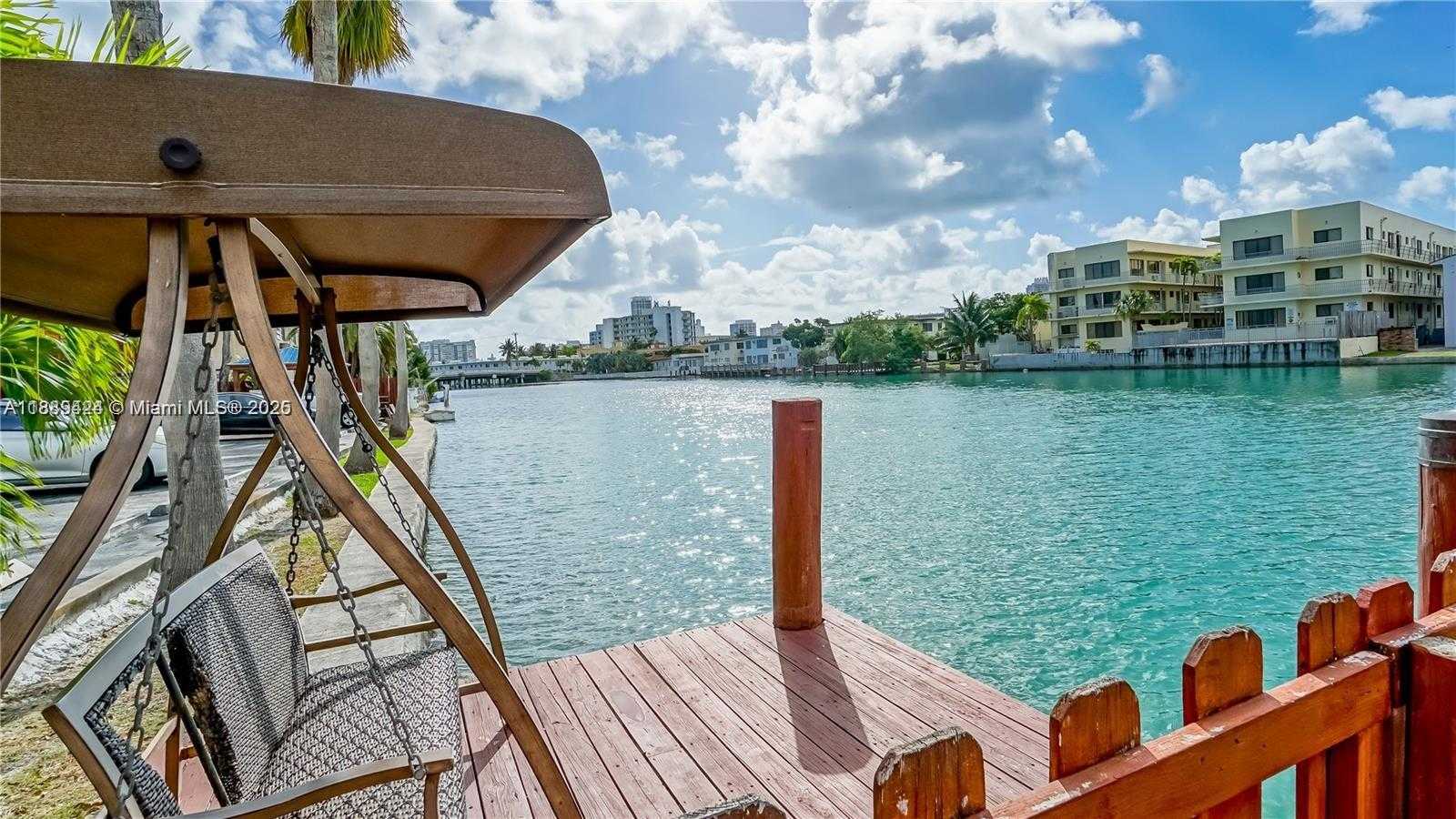 Small Image of 80 SOUTH SHORE DR #405, Miami Beach Number 24