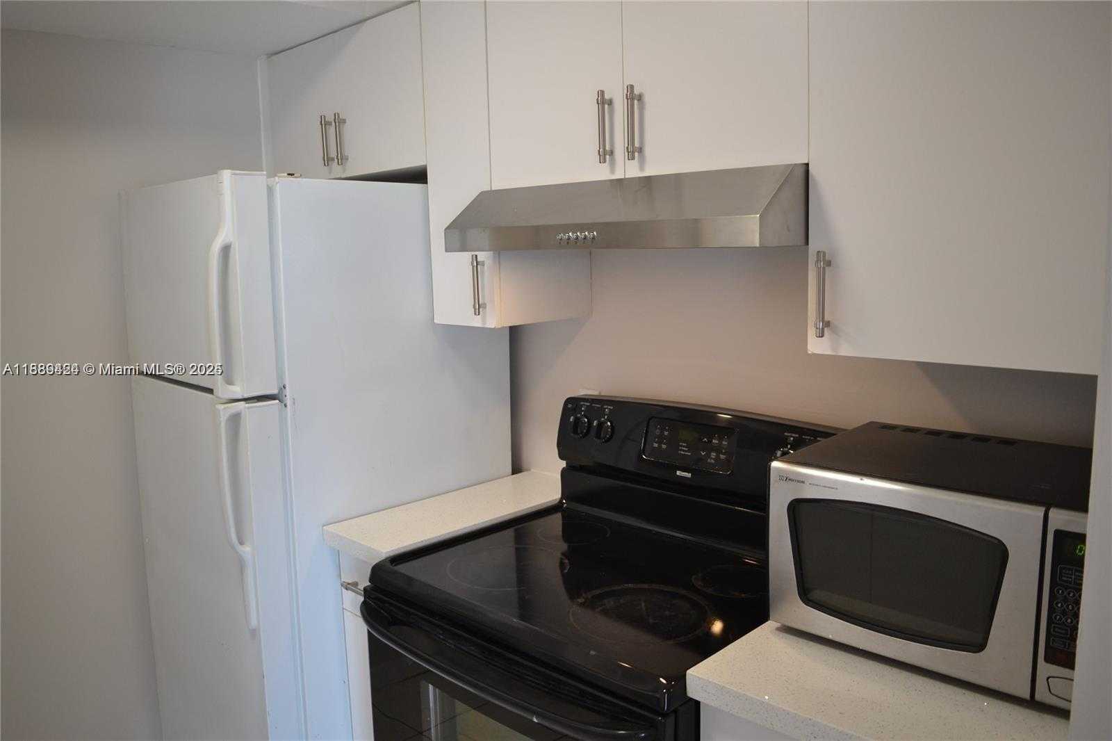 Small Image of 80 SOUTH SHORE DR #405, Miami Beach Number 9