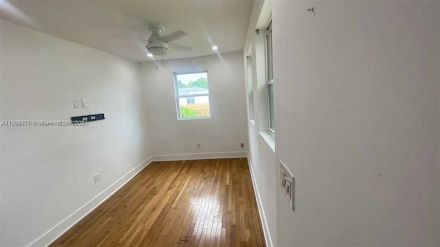 Small Image of 1932 DEWEY ST #1, Hollywood Number 11
