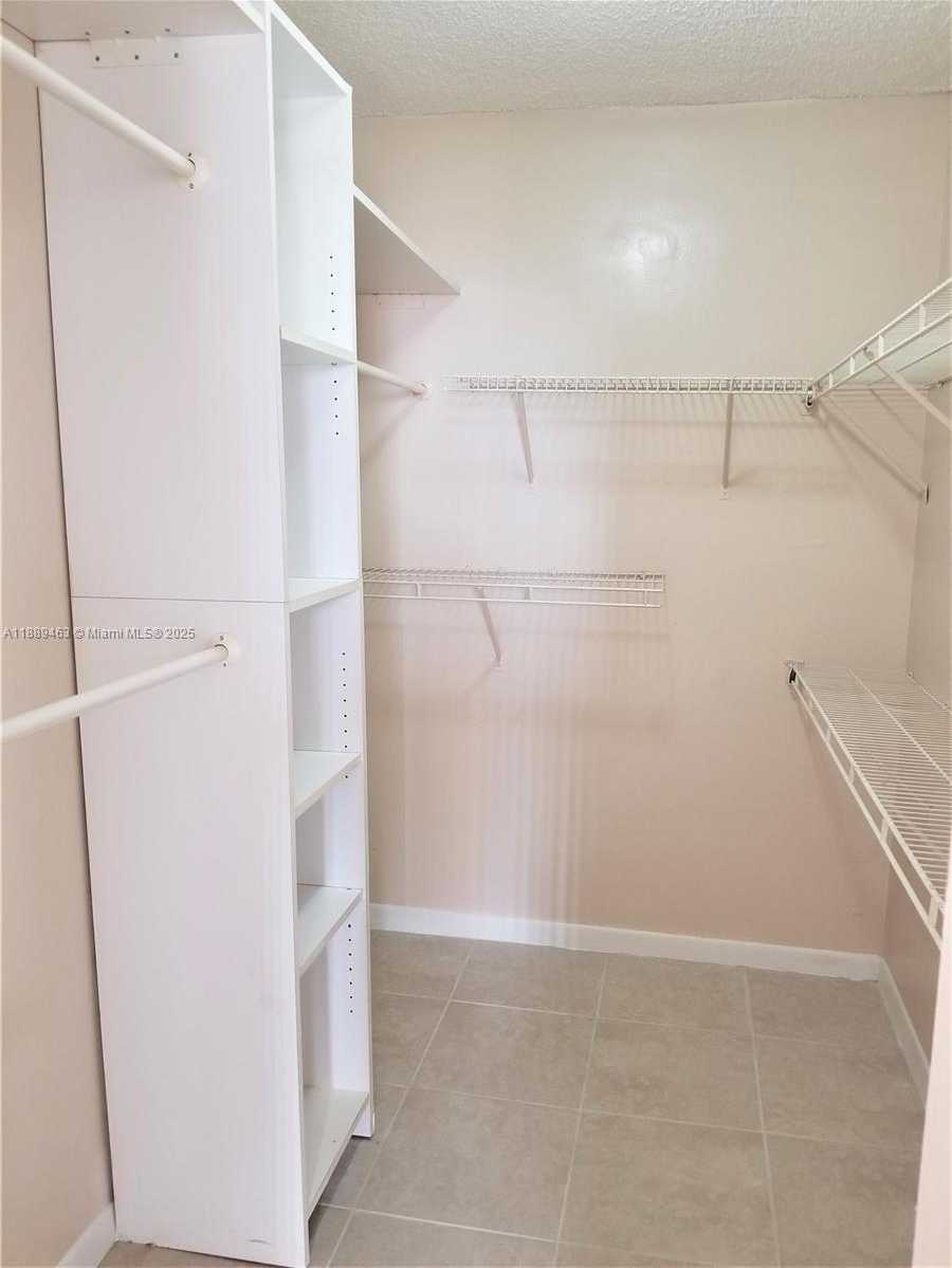 Small Image of 14201 NORTH KENDALL DR #405D, Miami Number 13