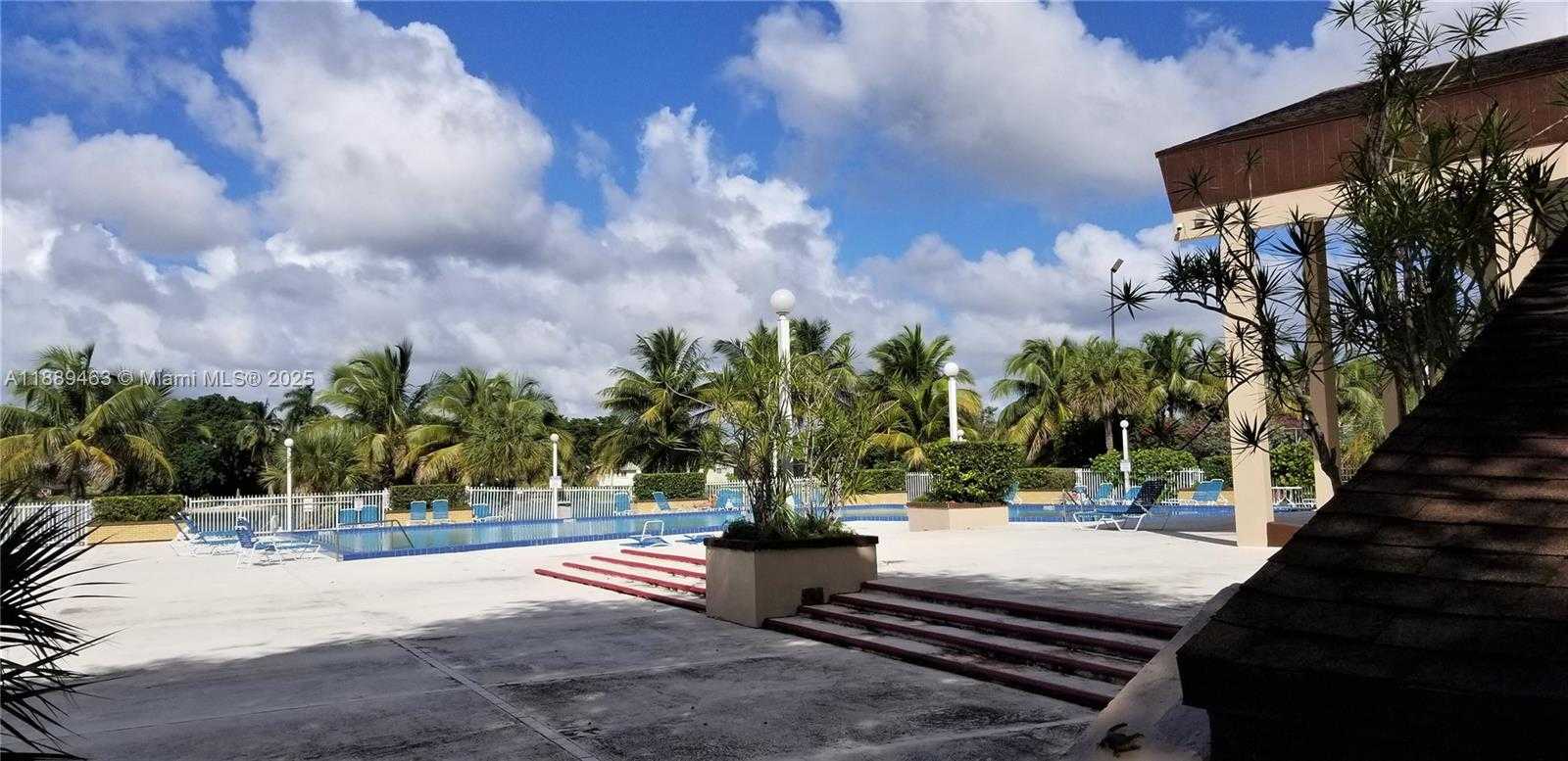 Small Image of 14201 NORTH KENDALL DR #405D, Miami Number 19