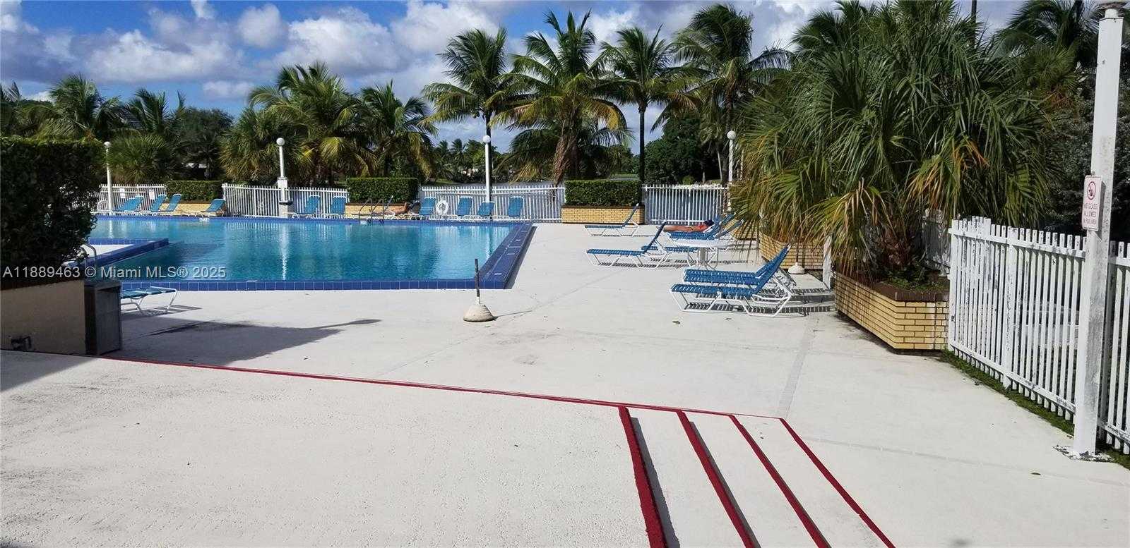 Small Image of 14201 NORTH KENDALL DR #405D, Miami Number 2