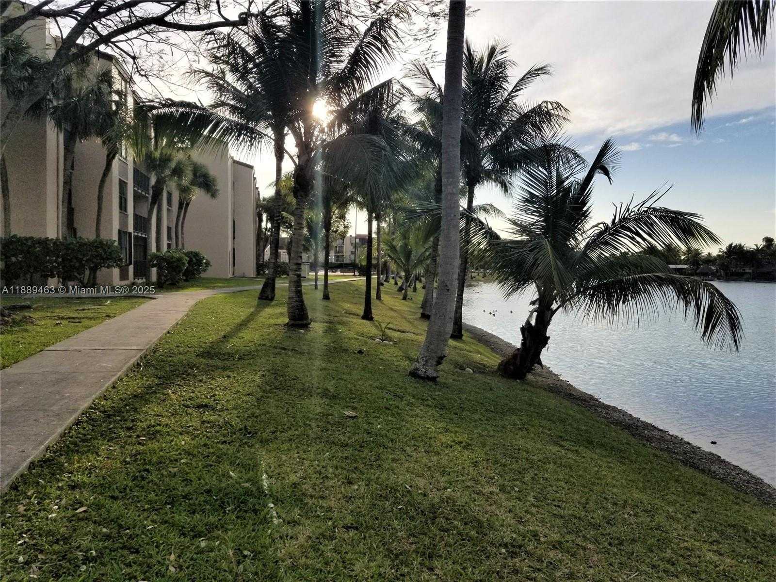 Small Image of 14201 NORTH KENDALL DR #405D, Miami Number 26