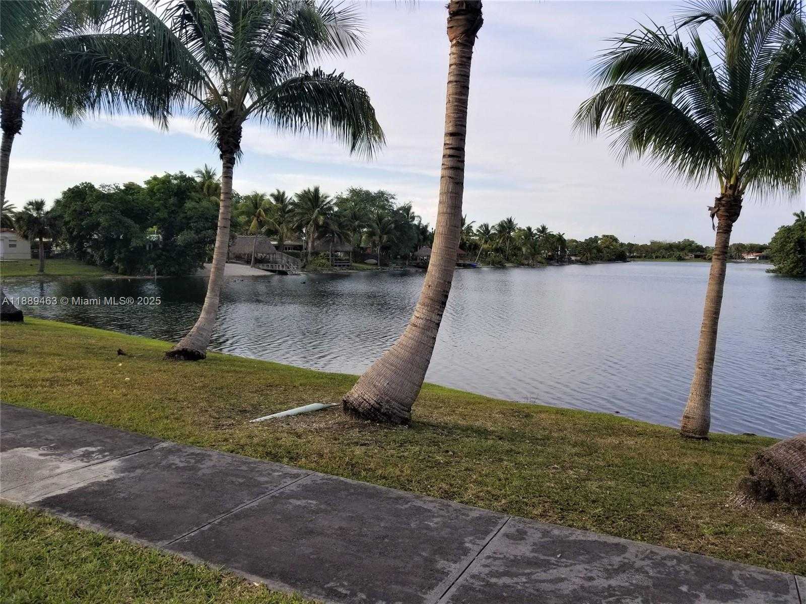 Small Image of 14201 NORTH KENDALL DR #405D, Miami Number 27