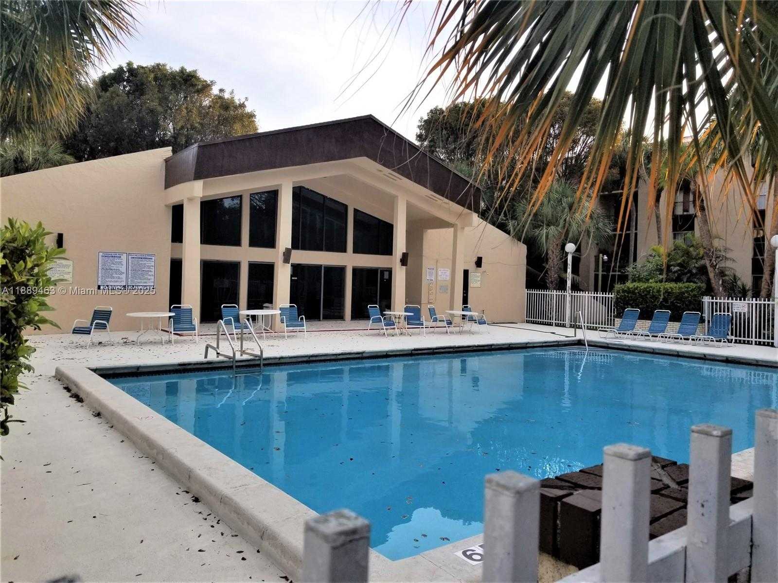 Small Image of 14201 NORTH KENDALL DR #405D, Miami Number 28
