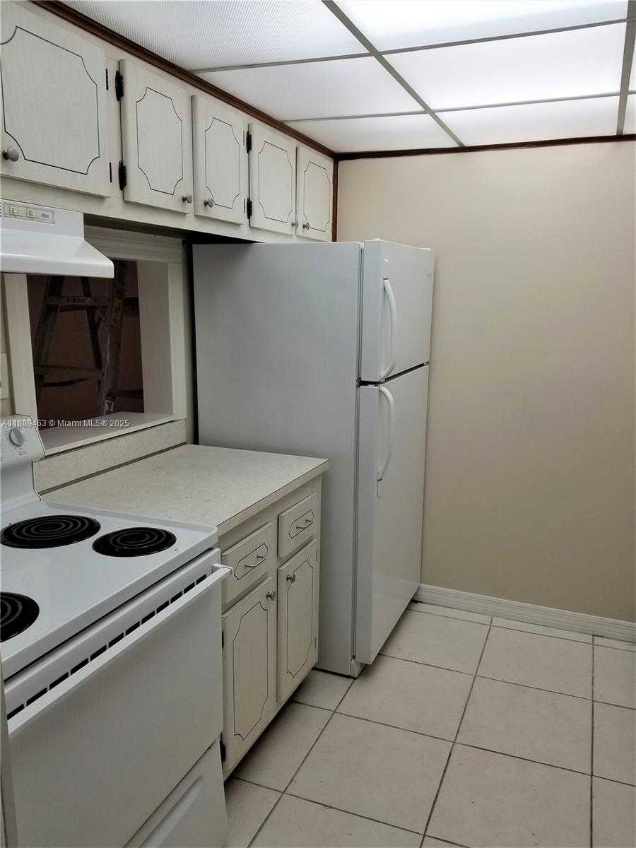 Small Image of 14201 NORTH KENDALL DR #405D, Miami Number 3